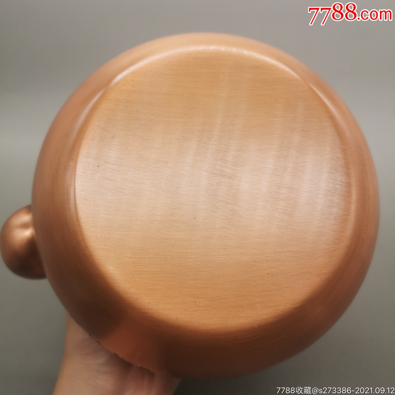 纯手工打造红铜茶壶酒壶,形制端正;包浆温润,色泽雅致,古意盎然,品相