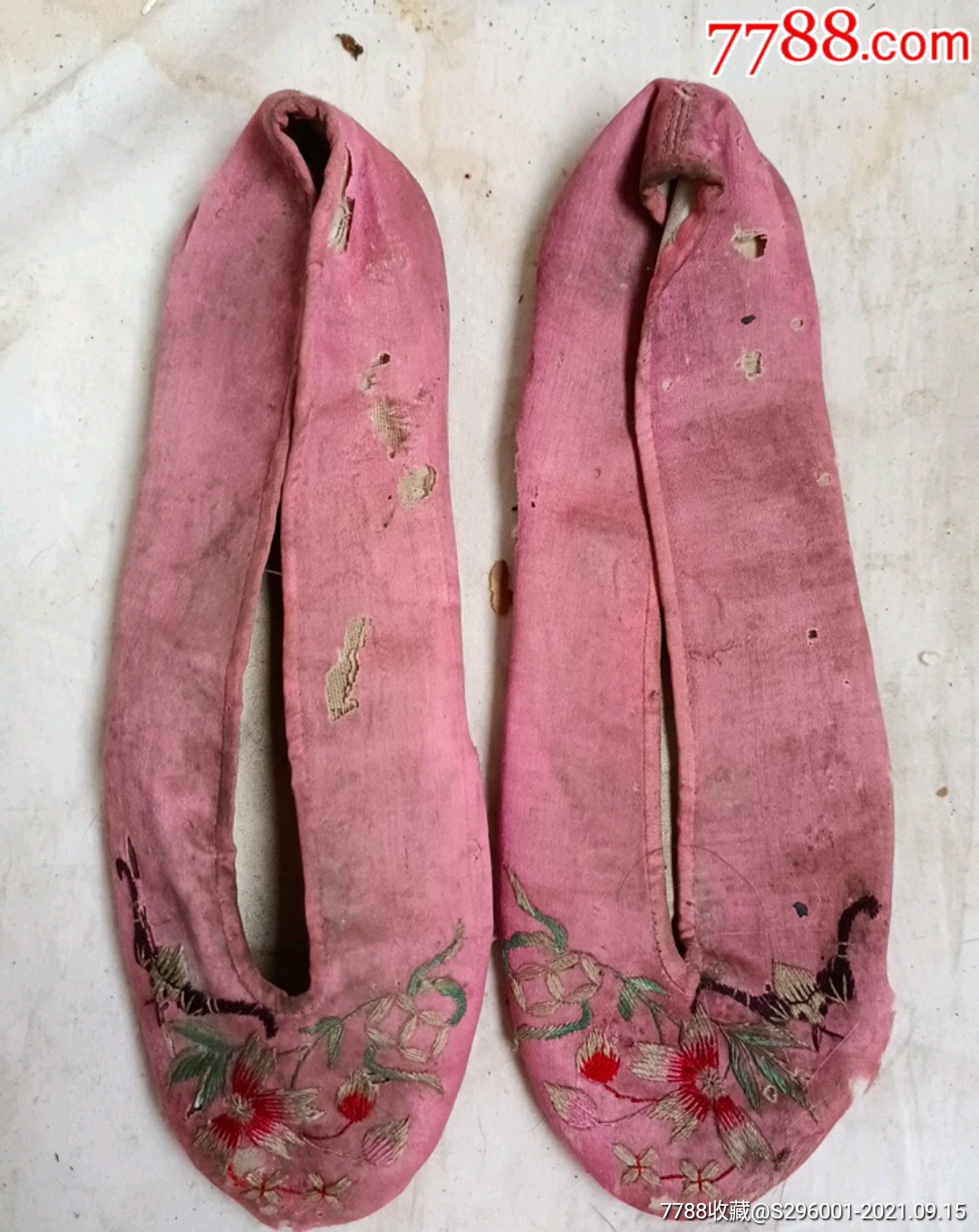 清朝牛皮底手工绣花鞋