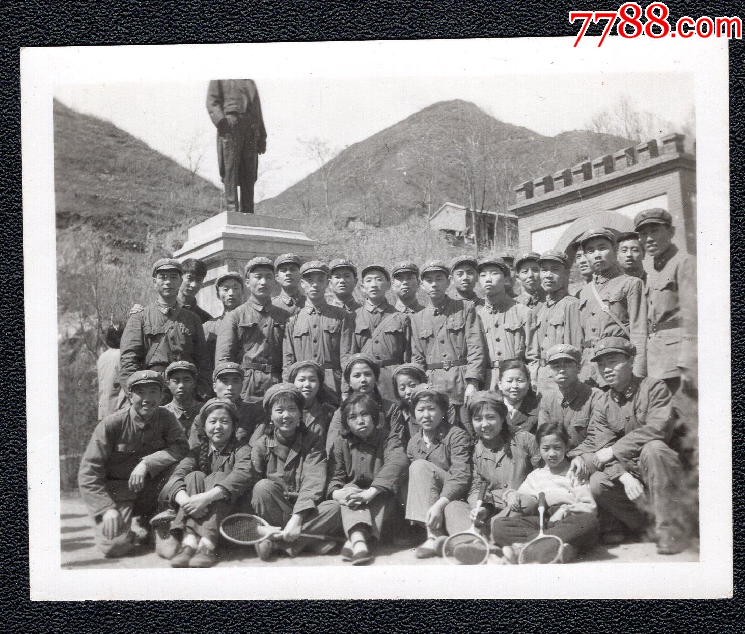 560年代女军人老照片1张尺寸约4759厘米