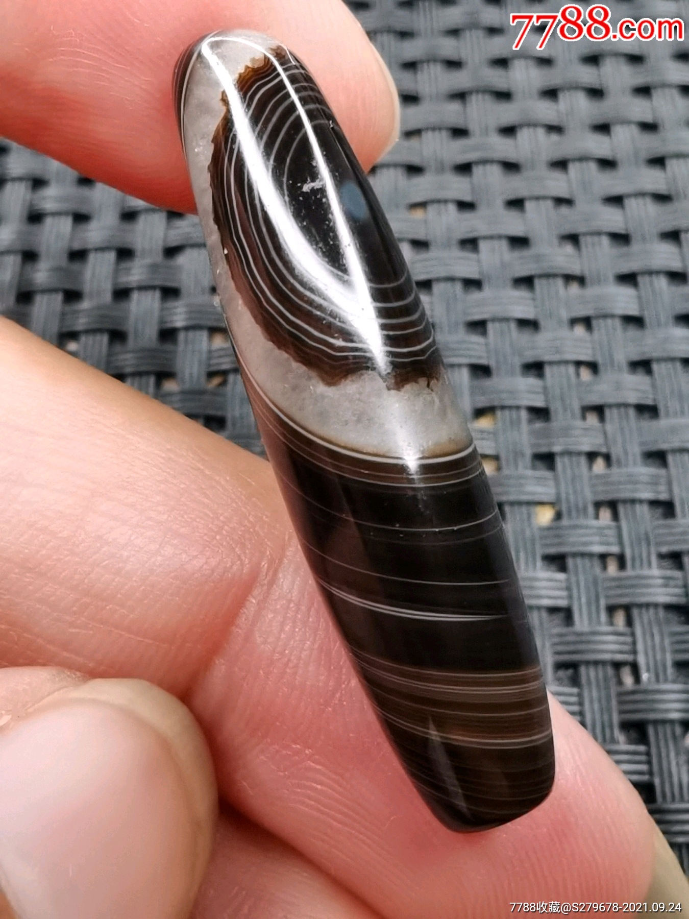 有些年份缠丝玛瑙单眼勒子