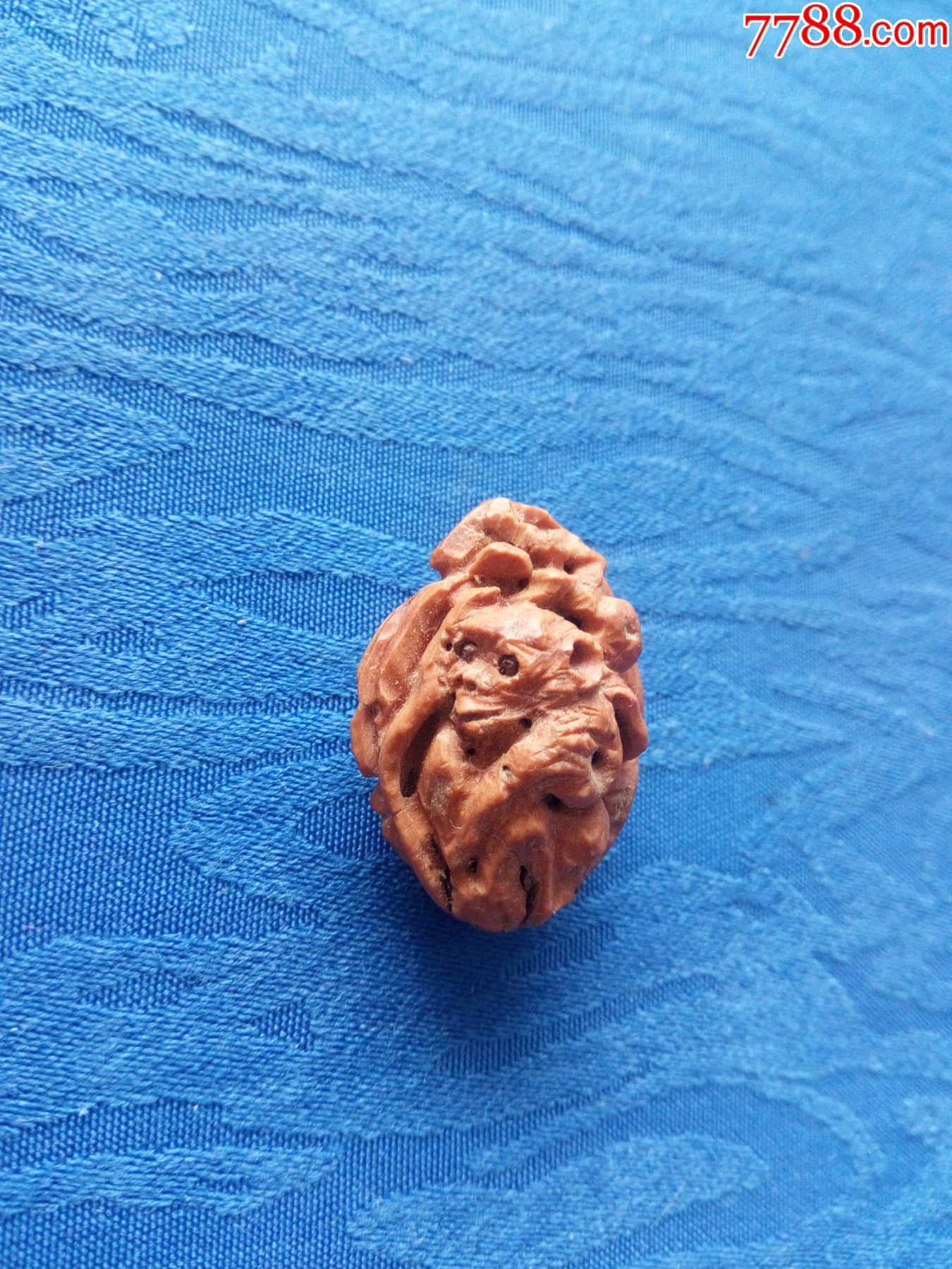 创汇期文革胶东高密民间老艺人纯手工桃核雕刻趣味生肖申猴把玩挂件