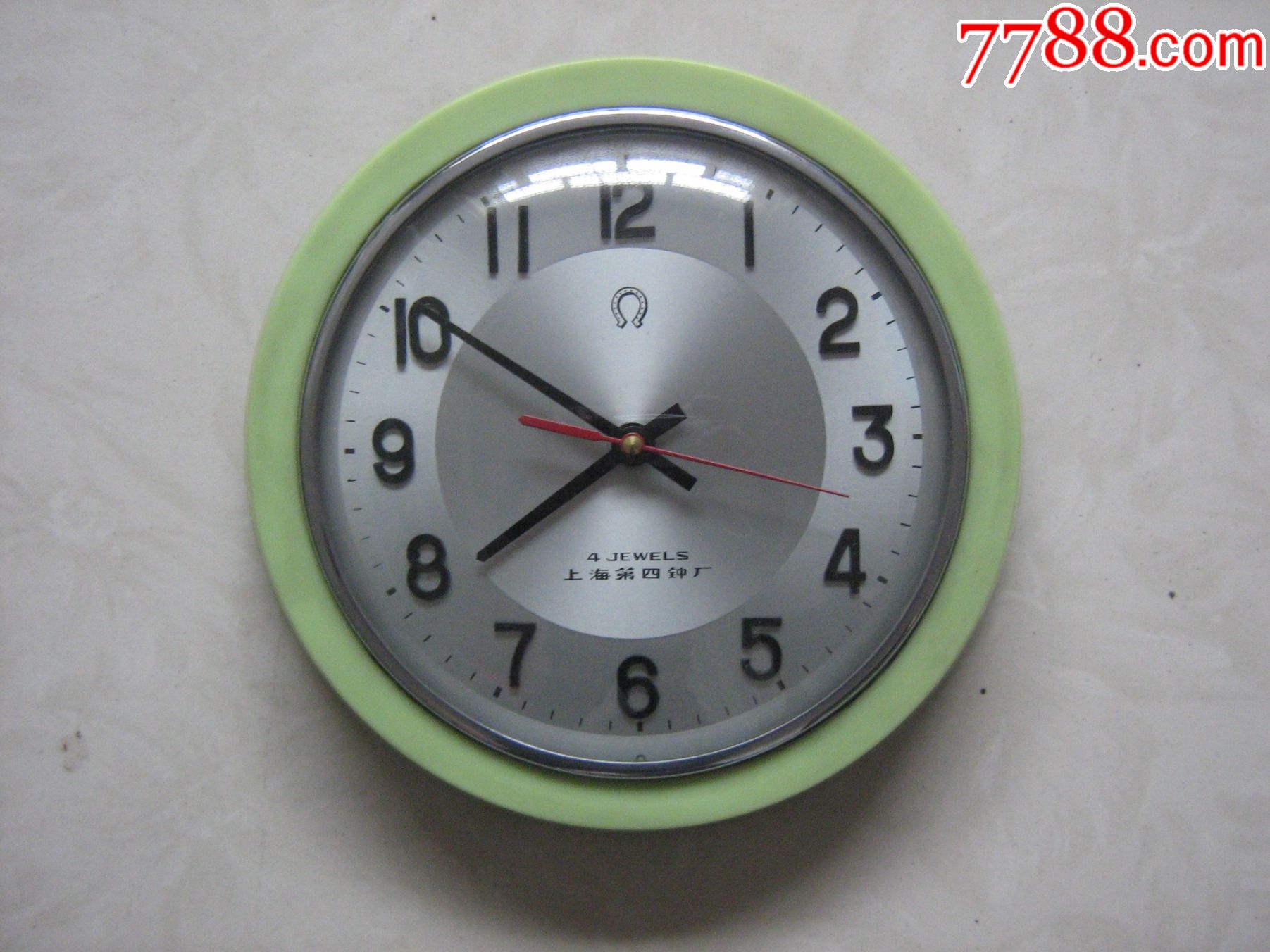 好品相/上海第四钟厂马蹄牌4钻晶体管挂钟