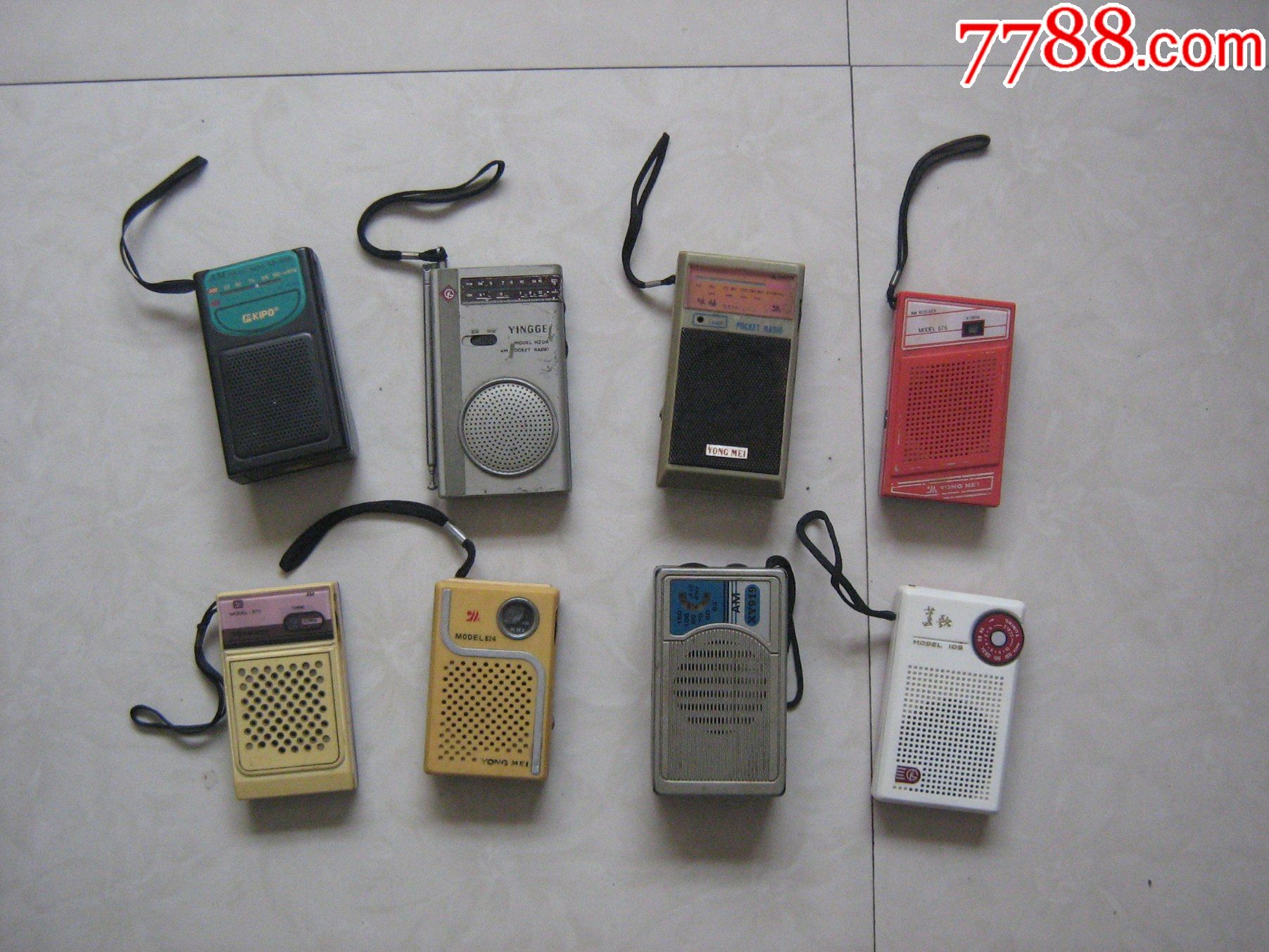 早期产微型收音机共8台