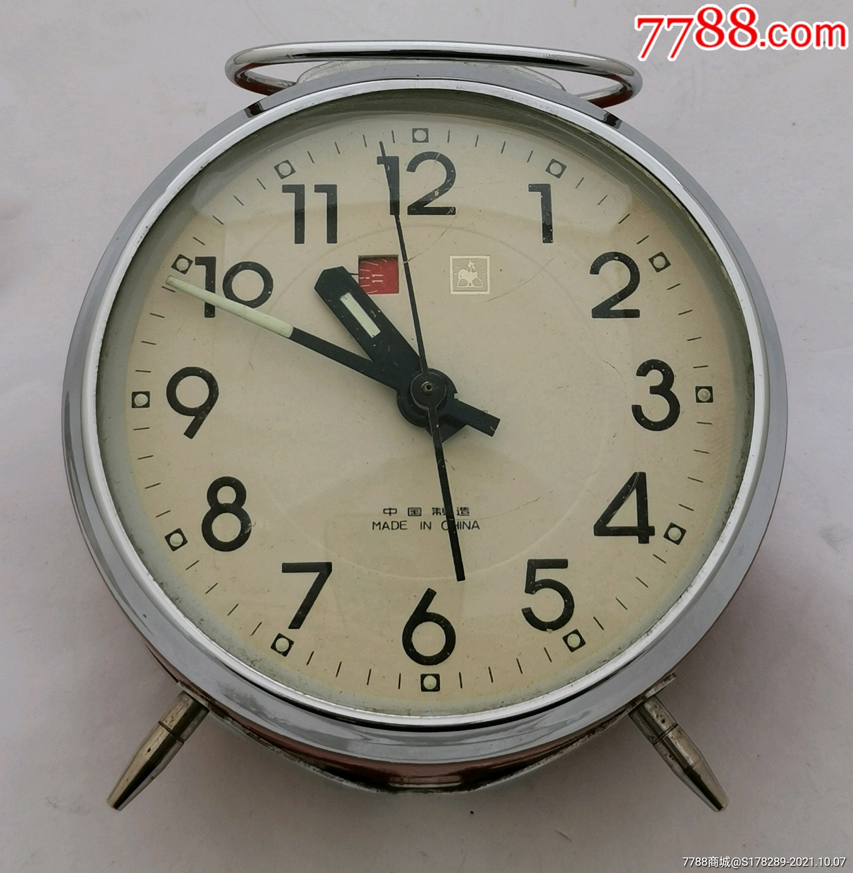 漂亮的金鸡牌闹钟