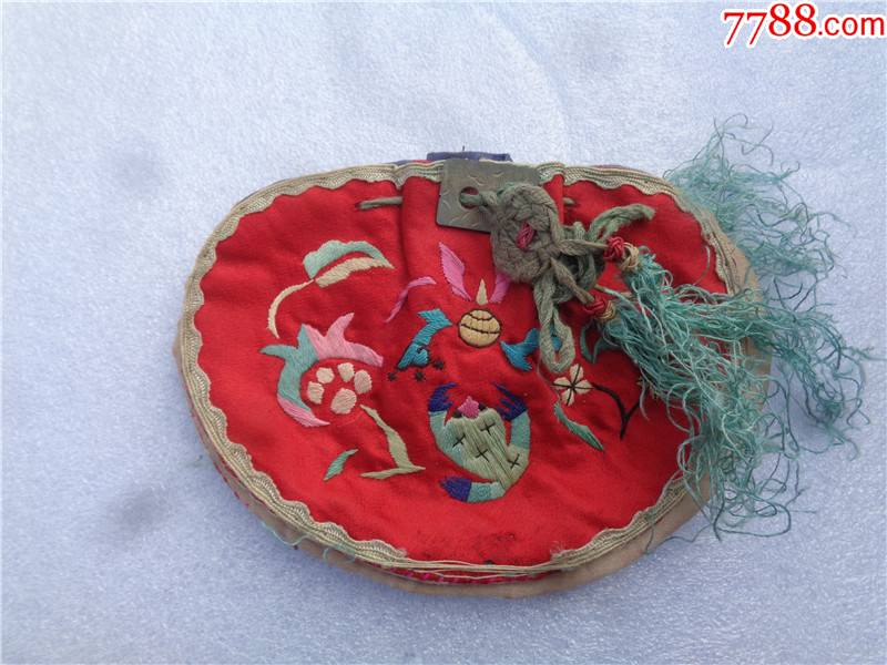清代刺绣金蟾花卉纹荷包一对_荷包/香囊_收藏行情_回收价格_7788小全