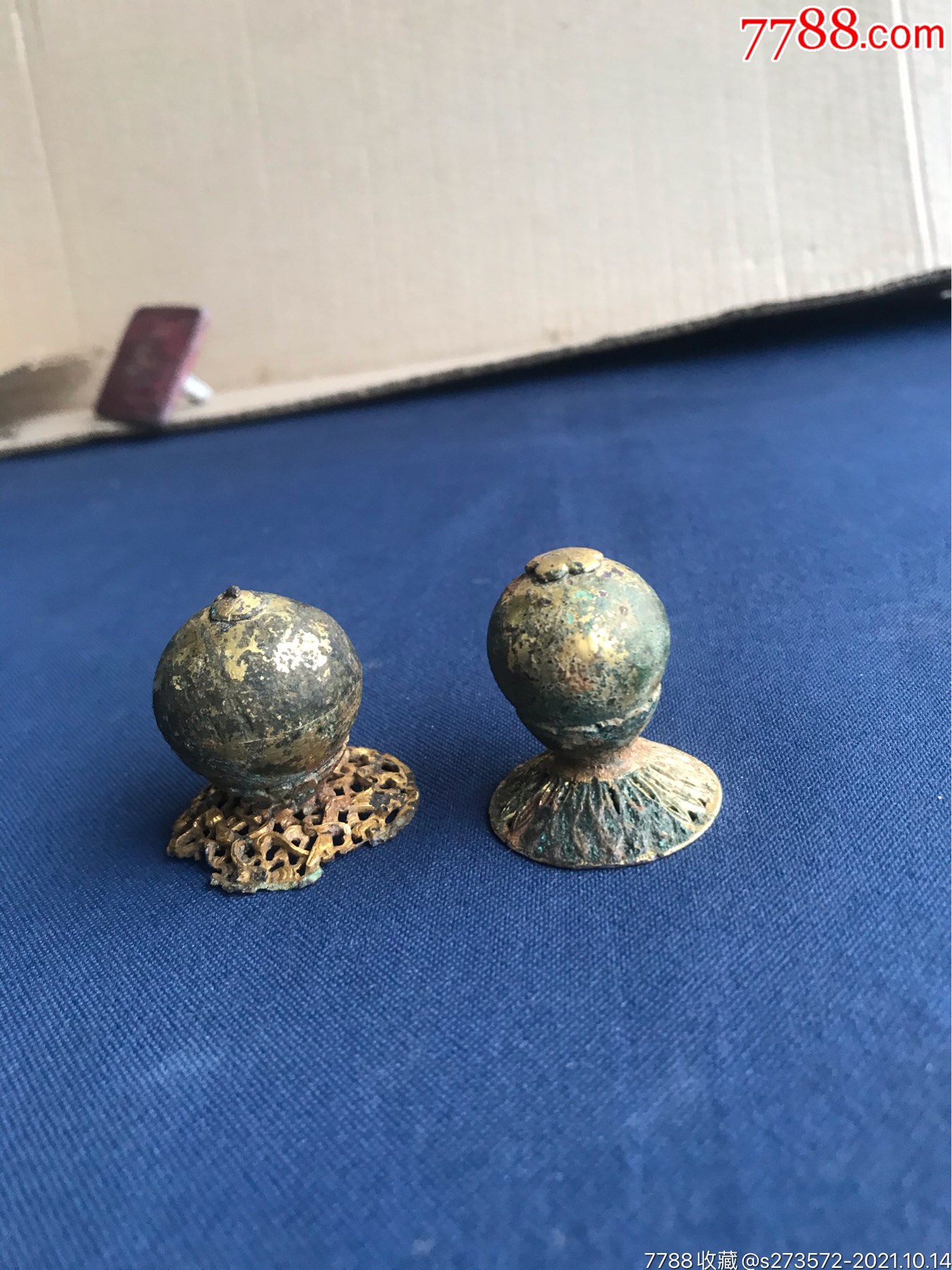 清代官府鎏金铜帽顶二个