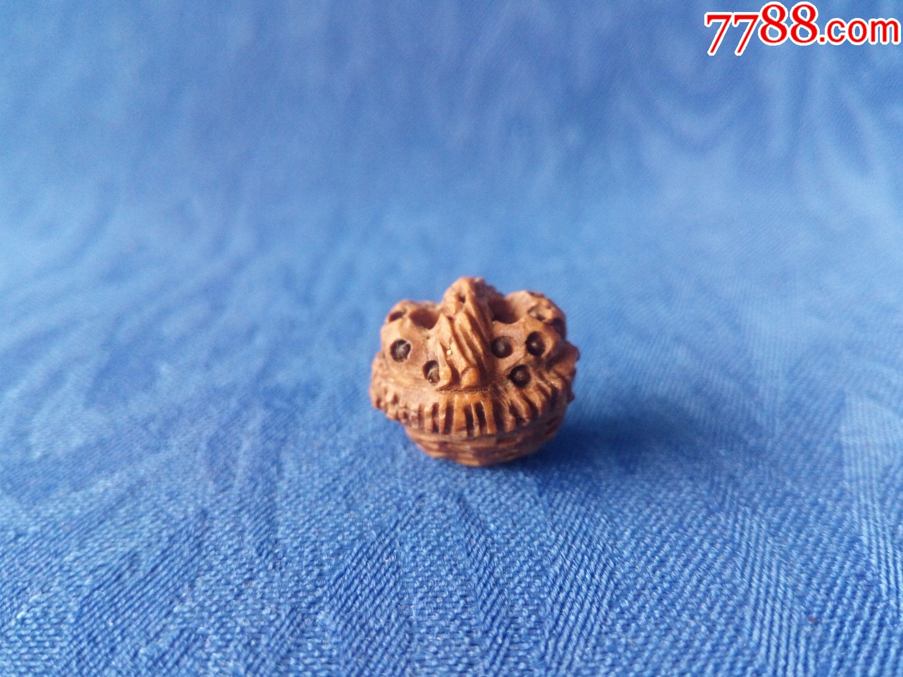 雕刻精致小花篮挂件香包佩饰手机钥匙挂把玩_杏核/桃核雕【抱璞山房】