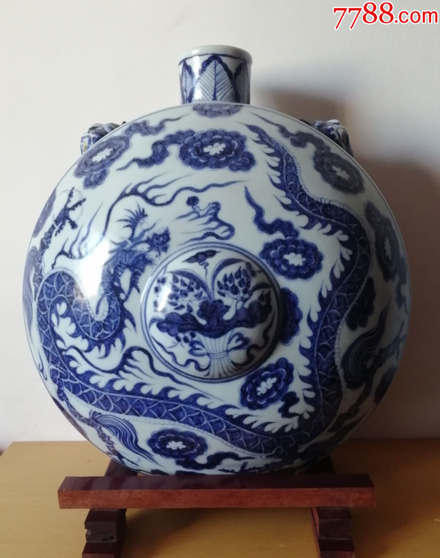 元青花双耳抱月龙纹挂瓶_价格100000元_第1张