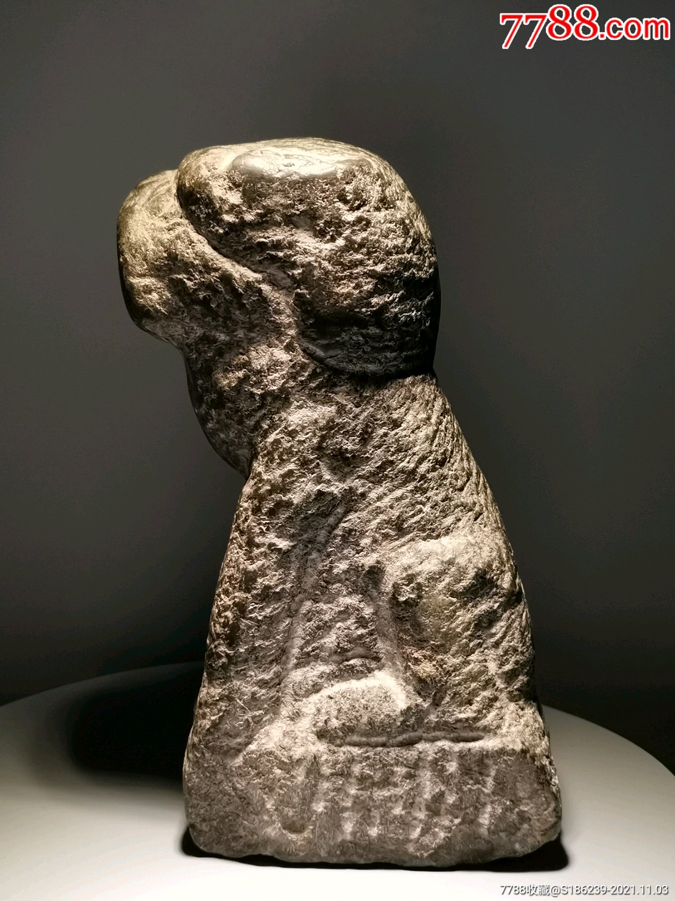 明清关中传世黑青石狮子规格:长11*宽7*高20厘米