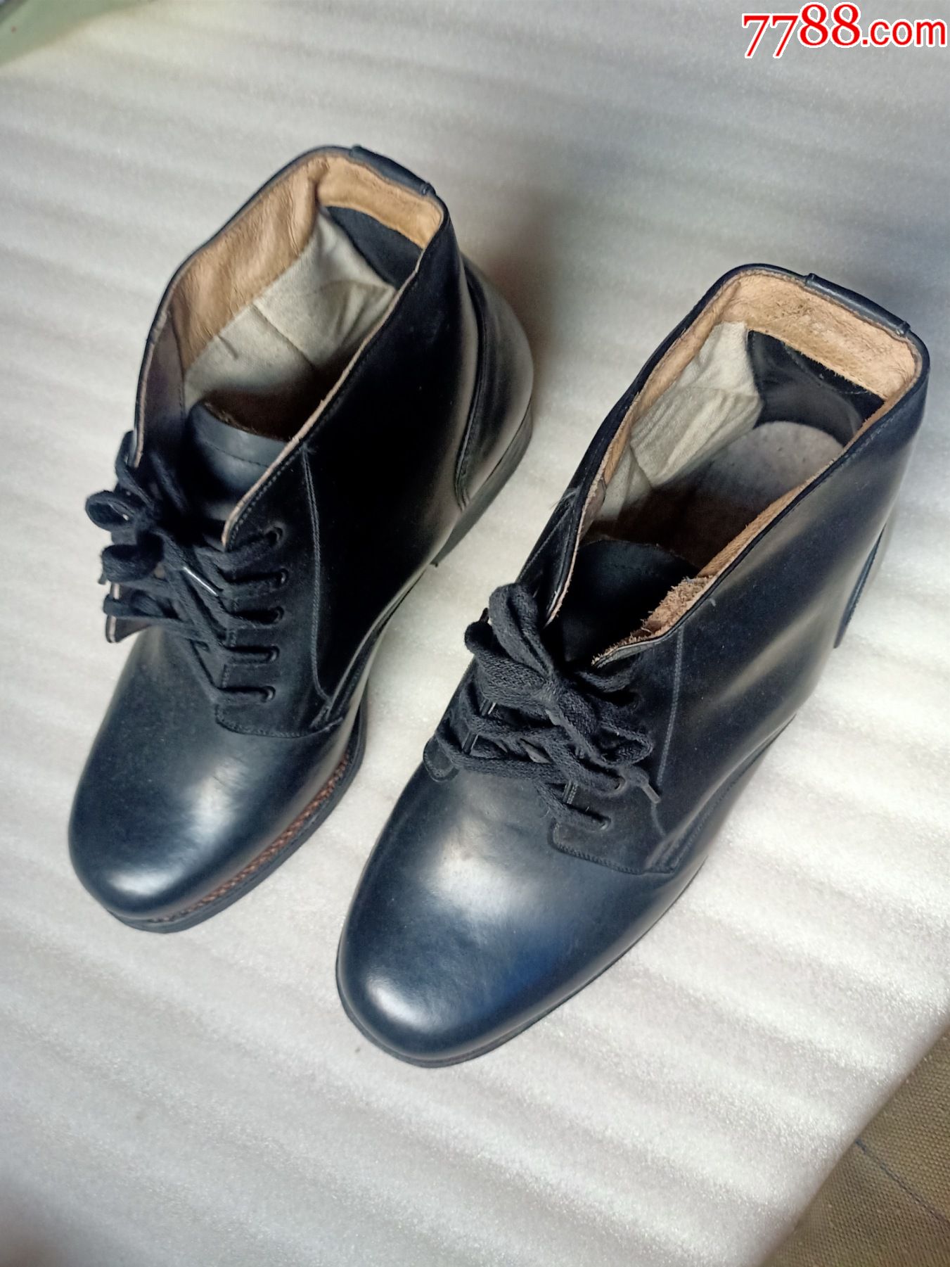 80年代上海产双喜字牌牛皮鞋d821全新品没有使用过棉鞋没有标大小号估