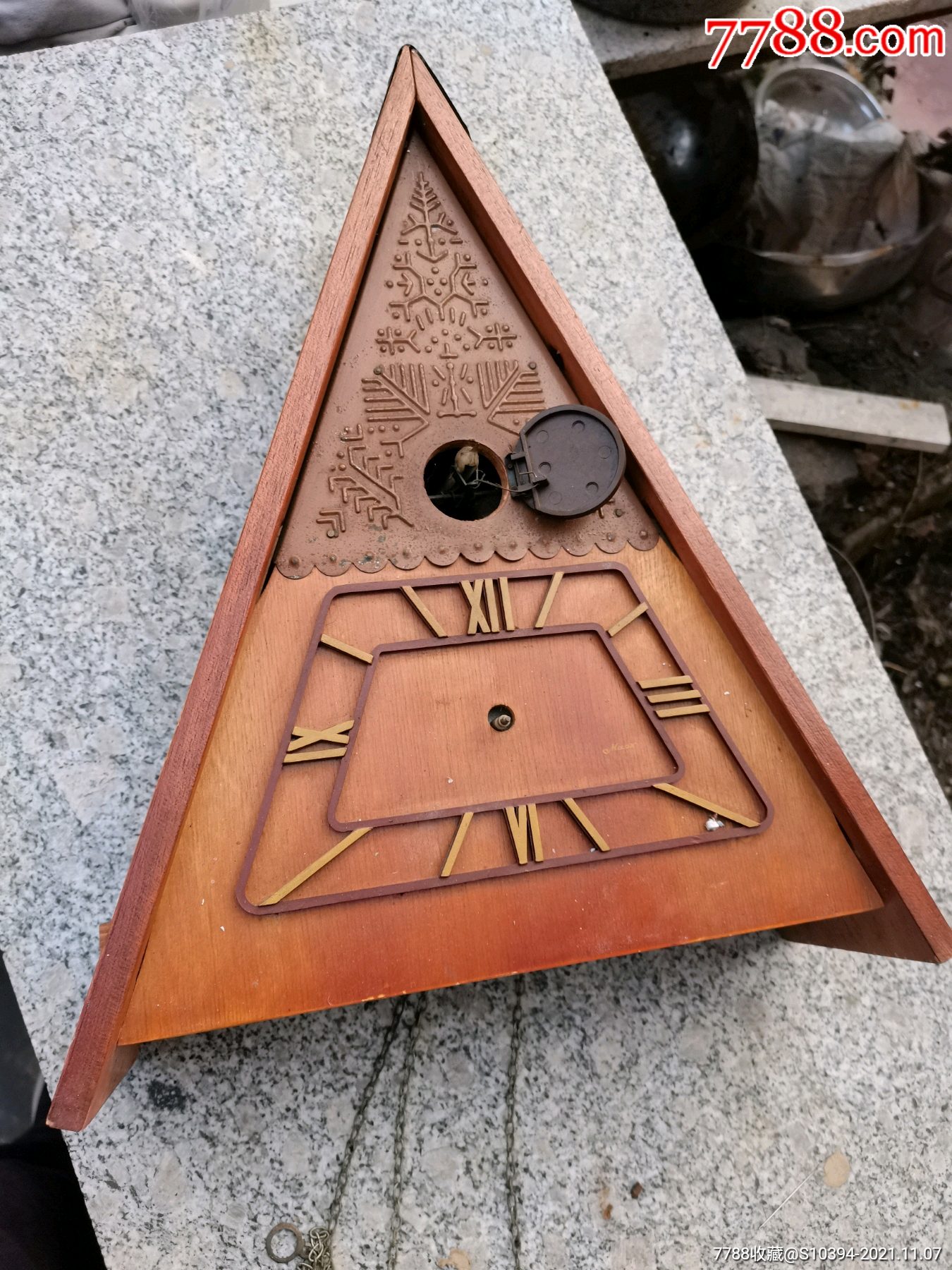 苏联布谷鸟三角挂钟缺针砣按配件卖如图