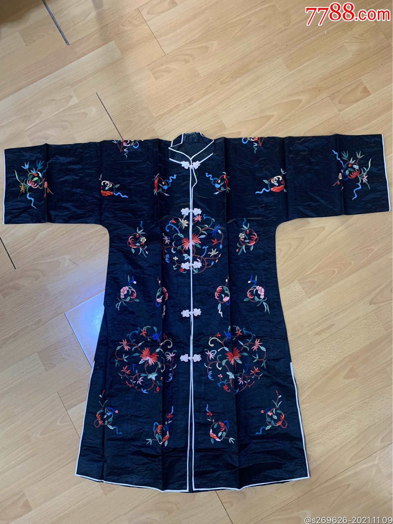 60-70年代/非物质文化遗产/京绣长马褂/刺绣工艺精湛