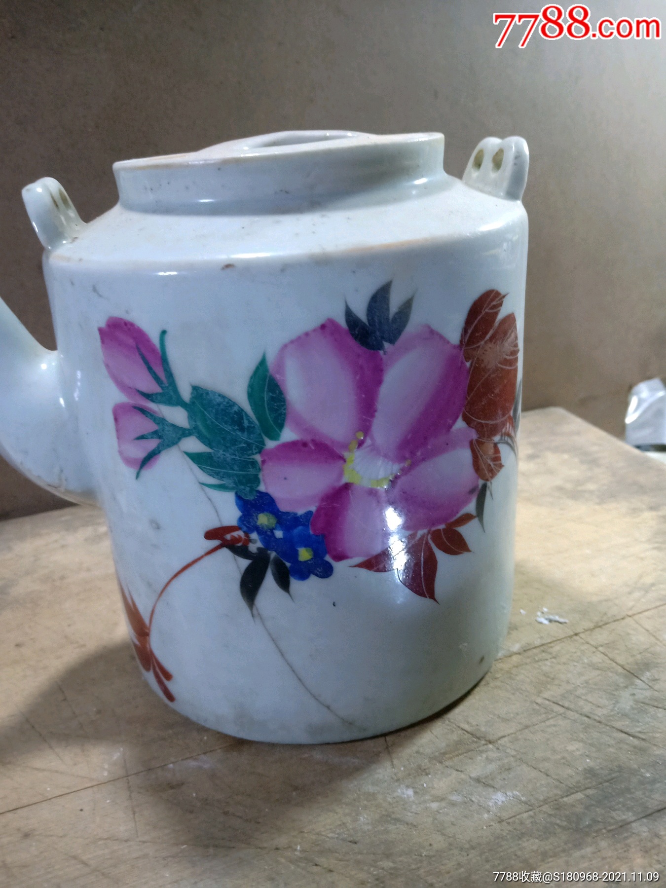 手绘富贵花开提梁壶