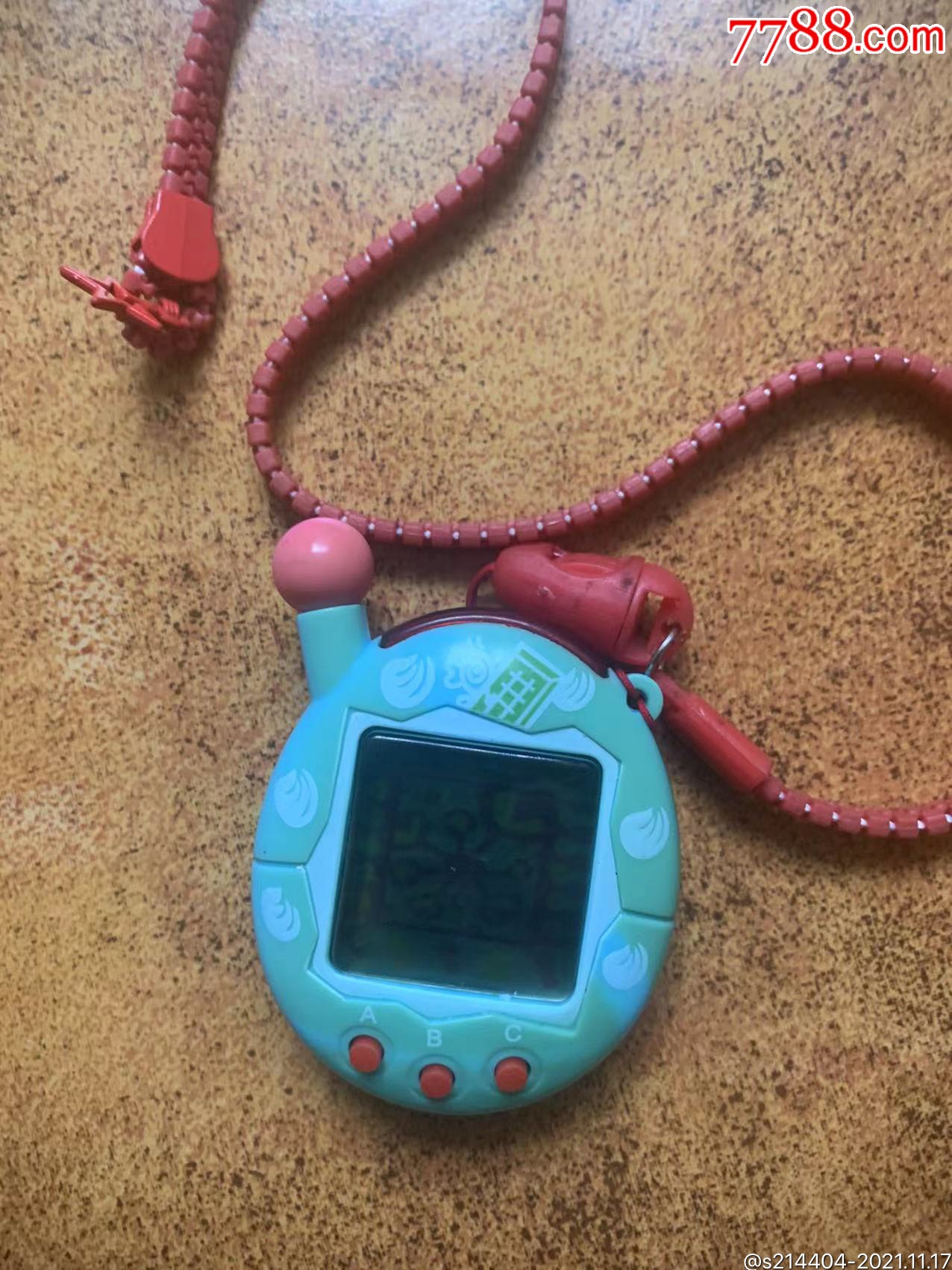 电子宠物游戏机一台