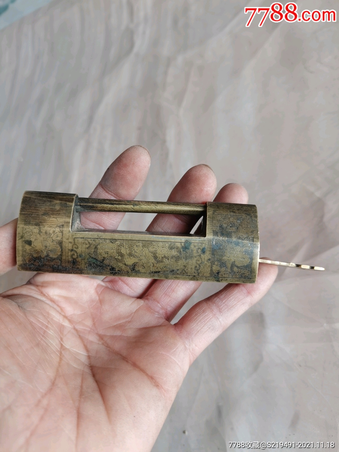 清代刻寿星图铜锁