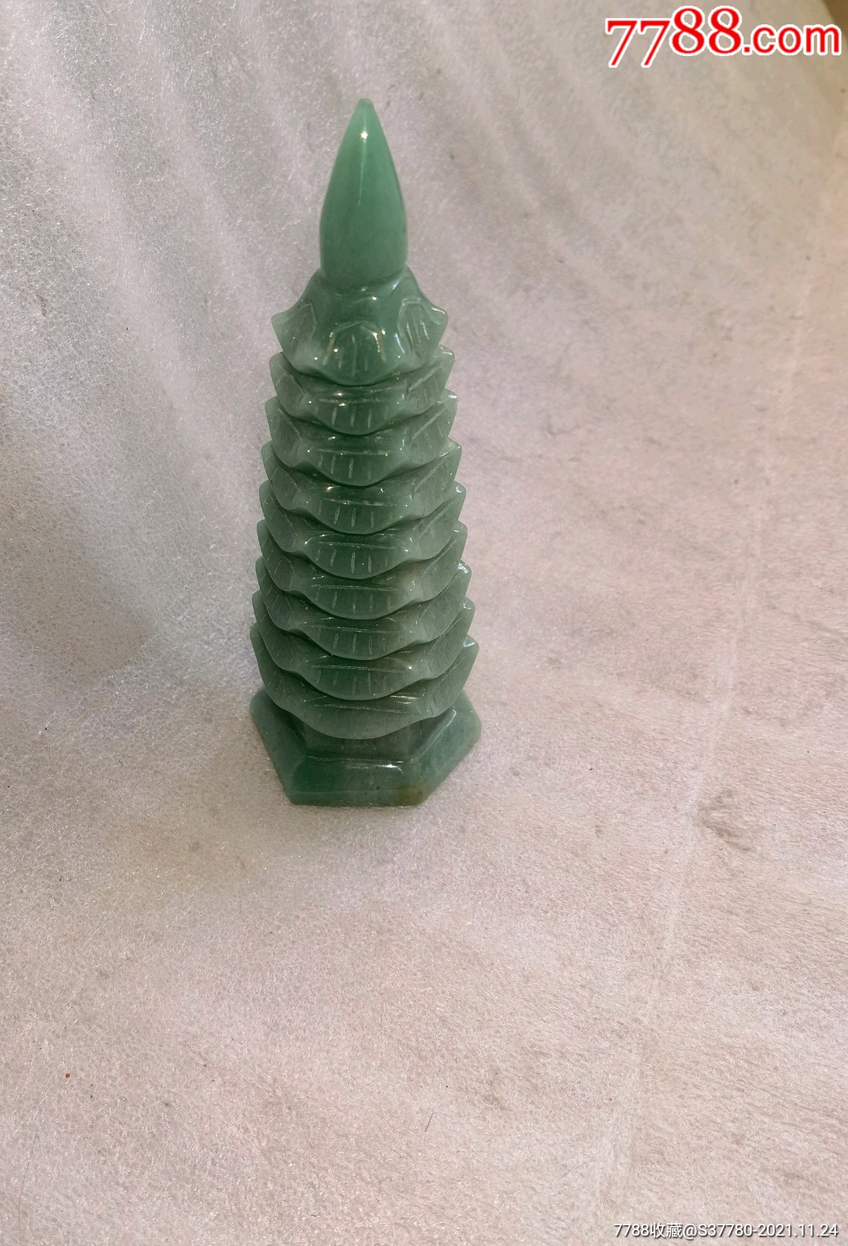 翡翠宝塔一处有点小磕皮具体看图