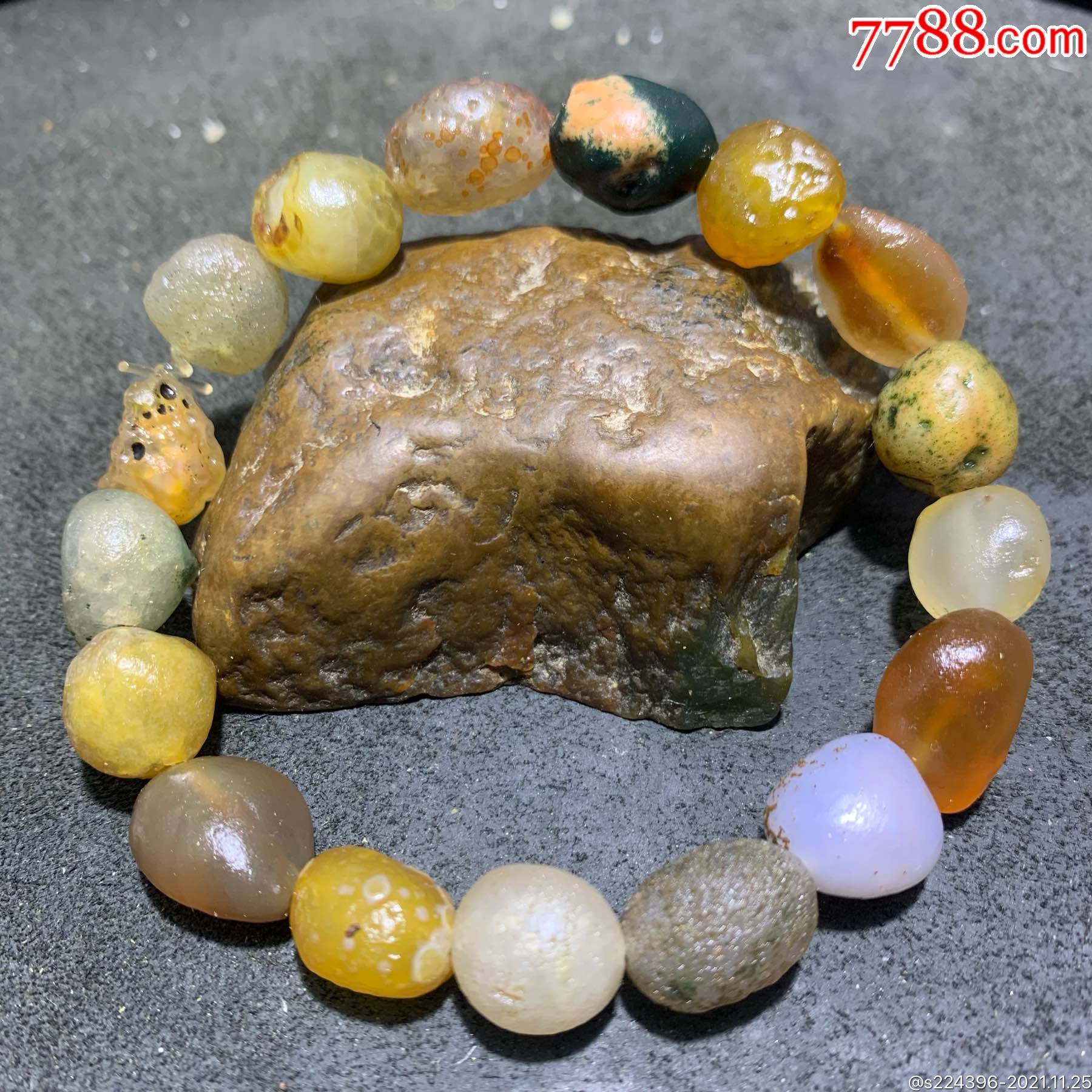 精美阿拉善玛瑙彩珠原石手串一条