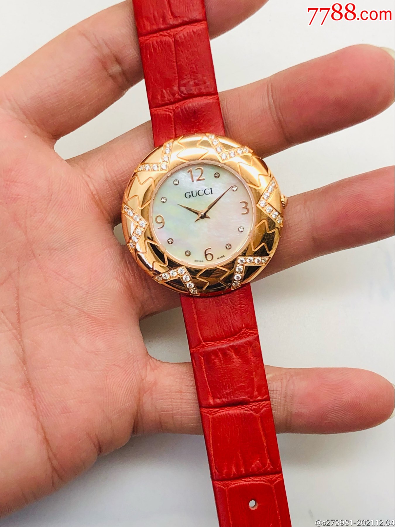 (瑞士进口机芯)古驰石英女表(天然贝壳表盘)-手表