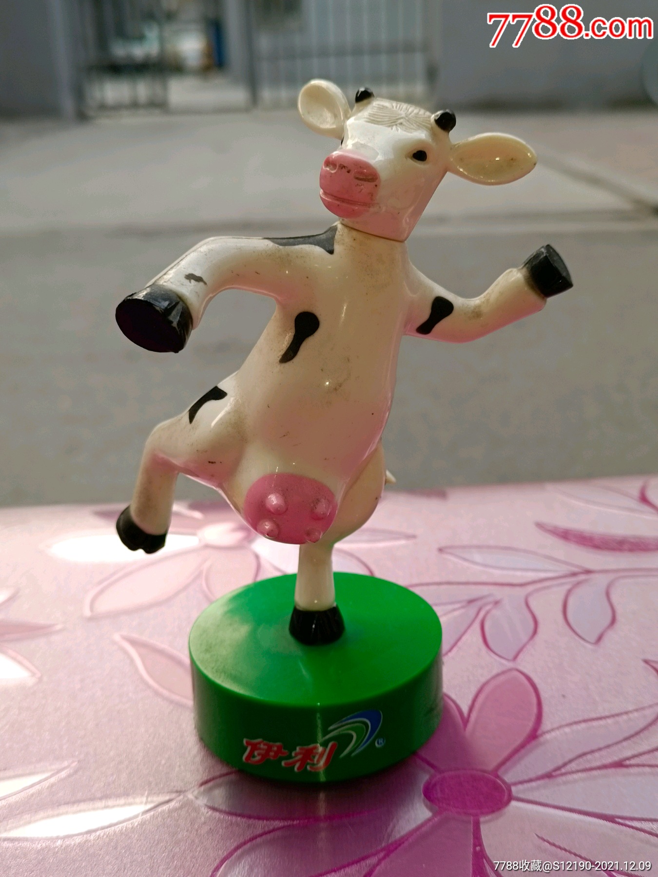 90年代早期伊利品牌奶牛工艺纪念品玩具摆件