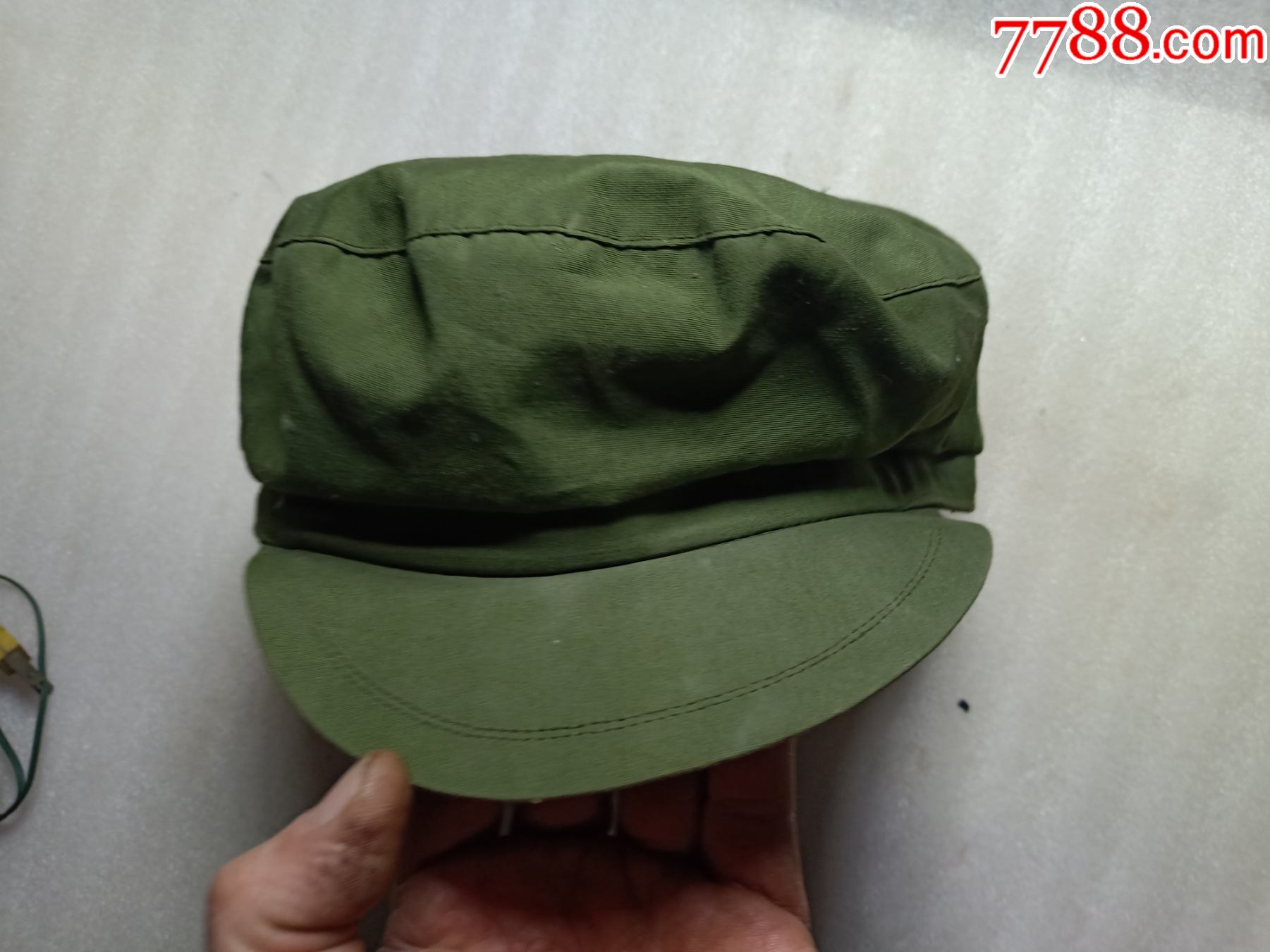 80年代用帽子e210没有订过五角星的没保存好略脏一点见图