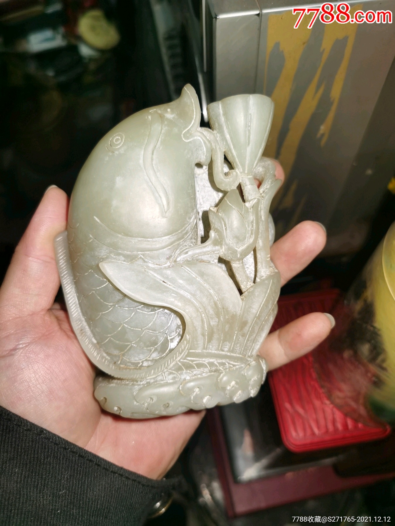 老和田玉雕摆件年年有鱼