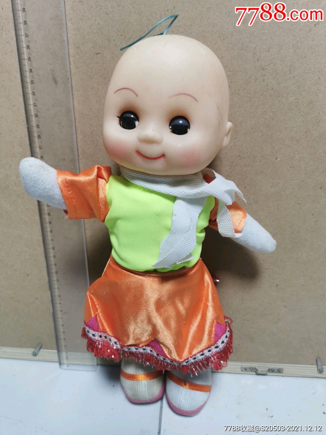 会眨眼的胶皮娃娃本人不懂喜欢的拿走