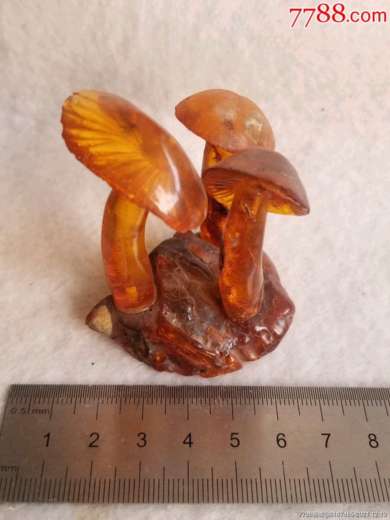 琥珀摆件