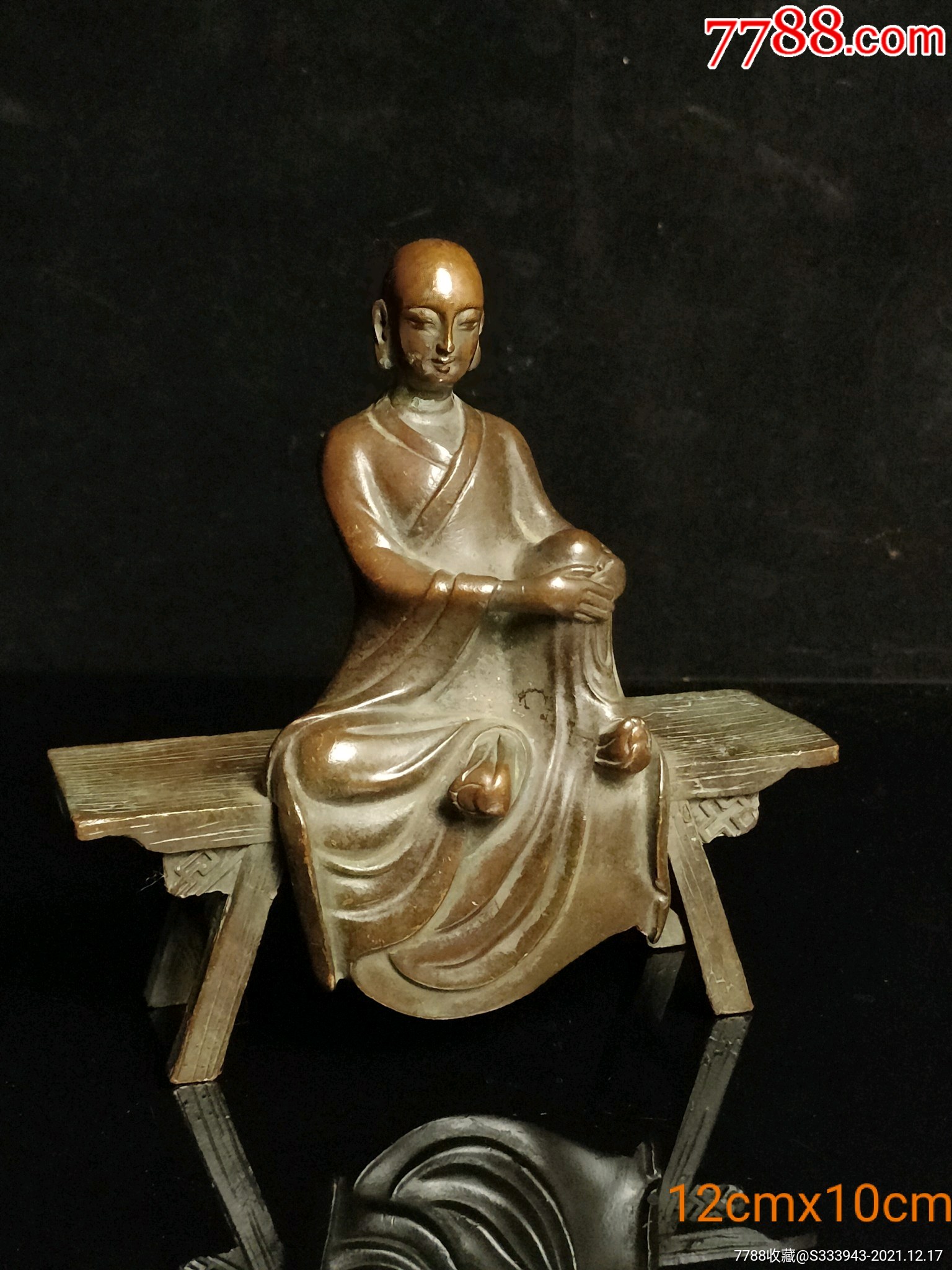 板凳铜佛造型独特家中摆放镇宅辟邪寻有缘人