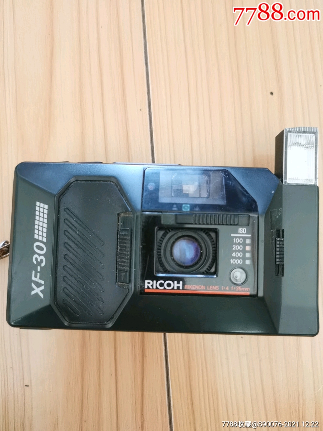 精美的日本理光傻瓜相机xf30