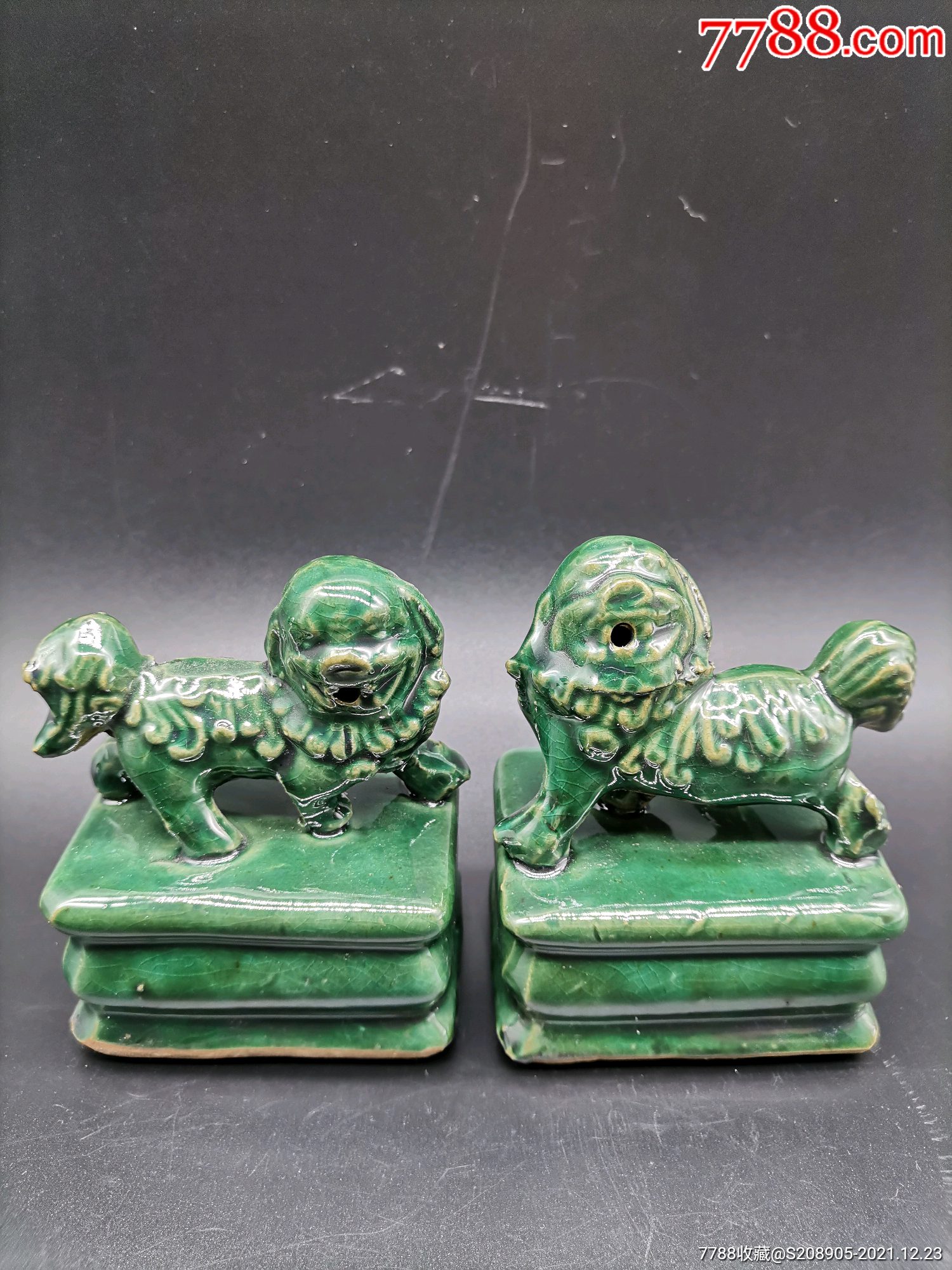 绿釉狮子一对