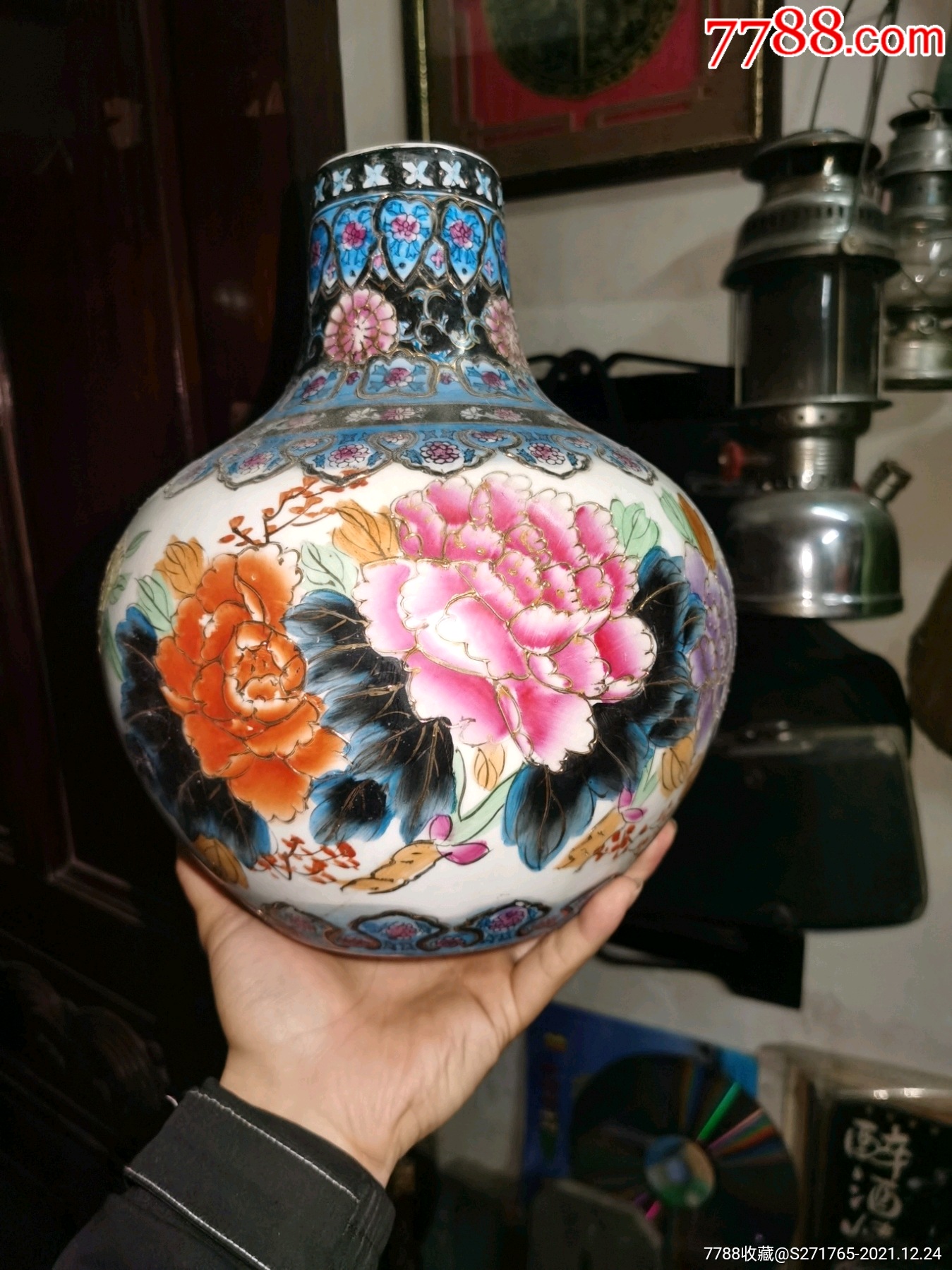 老潮彩花鸟描金天球瓶