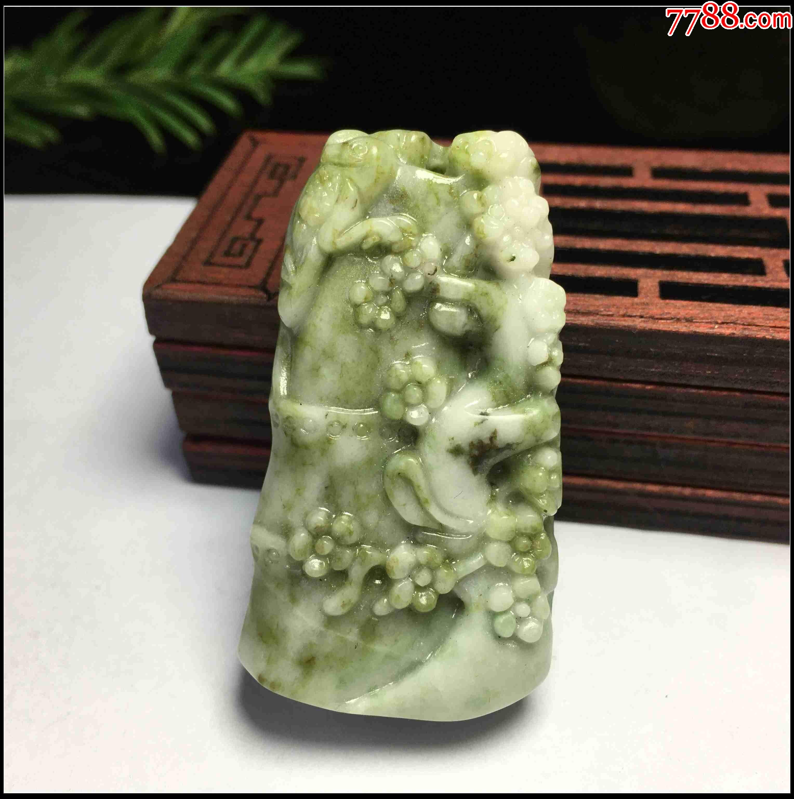 5品99绿白独玉宽版扳指￥1889.5品99独山玉貔貅吊坠￥3989.