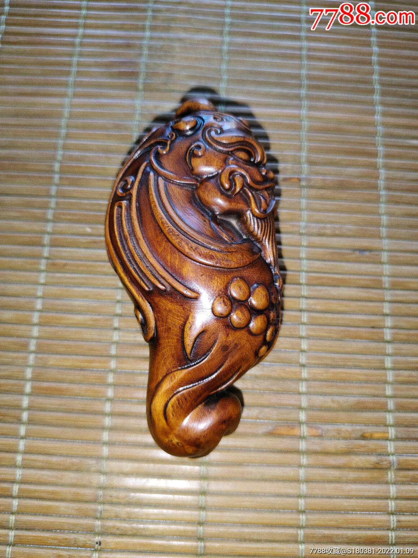 小叶黄杨木雕鱼化龙象征地位尊贵事业成功健康长寿目标远大实木手把件