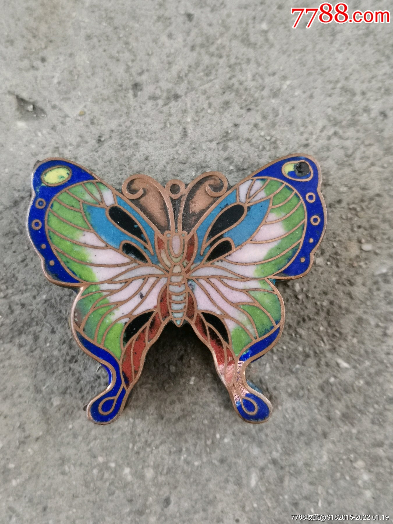 珐琅彩蝴蝶一个