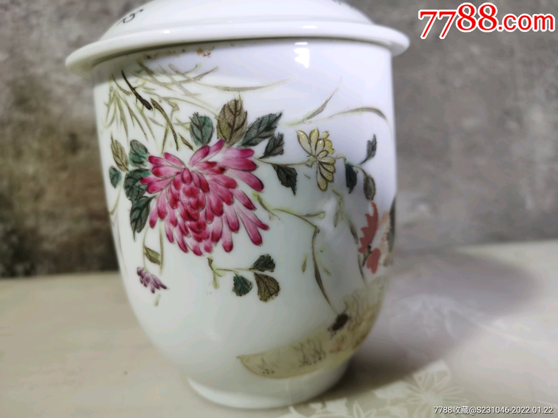 早期艺术瓷厂试验组粉彩大鸡办公杯