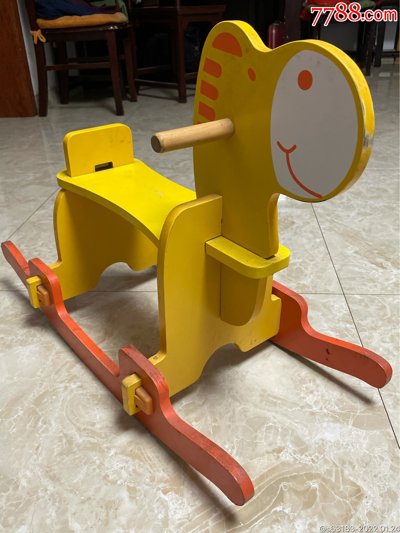 >>99八十年代小孩玩具望镜五品以下￥399一只老的木马(有英文商标