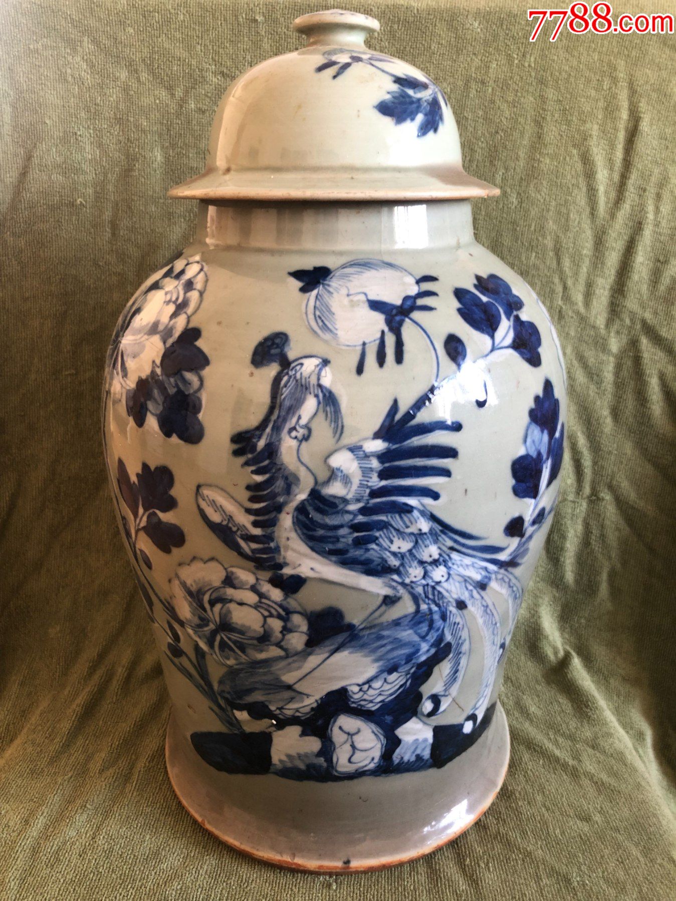 清代成化年制寄托款青花填白花鸟将军大罐