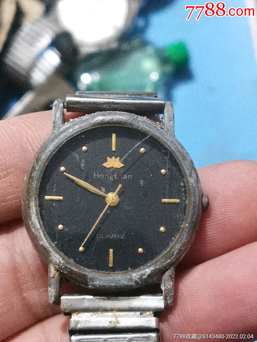 罕见的红莲石英手表