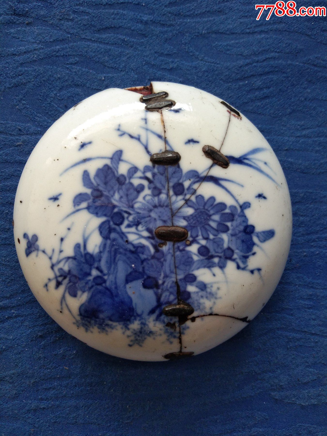 清代乾隆景德镇青花手绘兰花菊花梅花三友奇石图老印泥盒原装老印泥