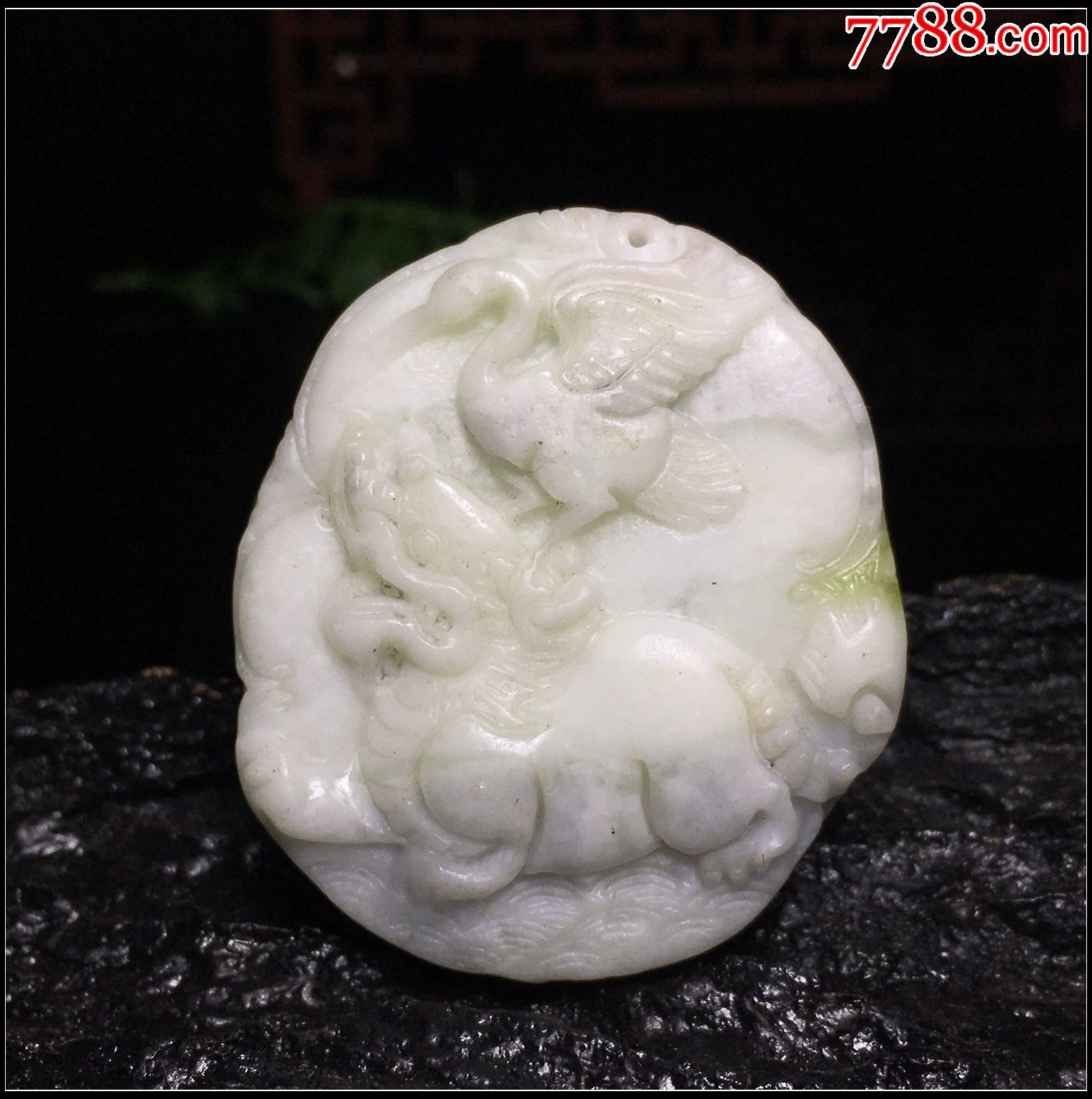 蓝田玉独占鳌头吊坠