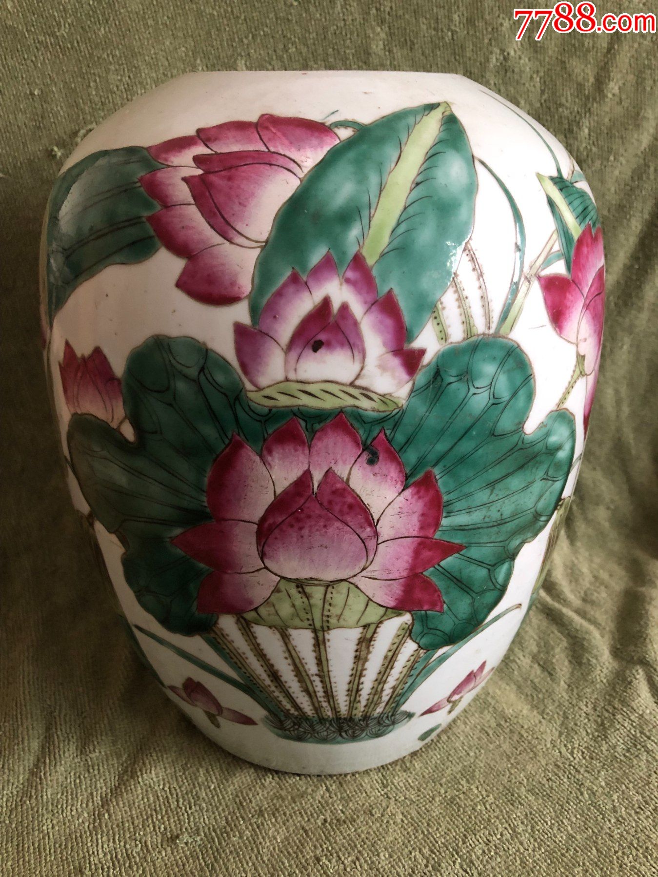 清代粉彩冬瓜大罐