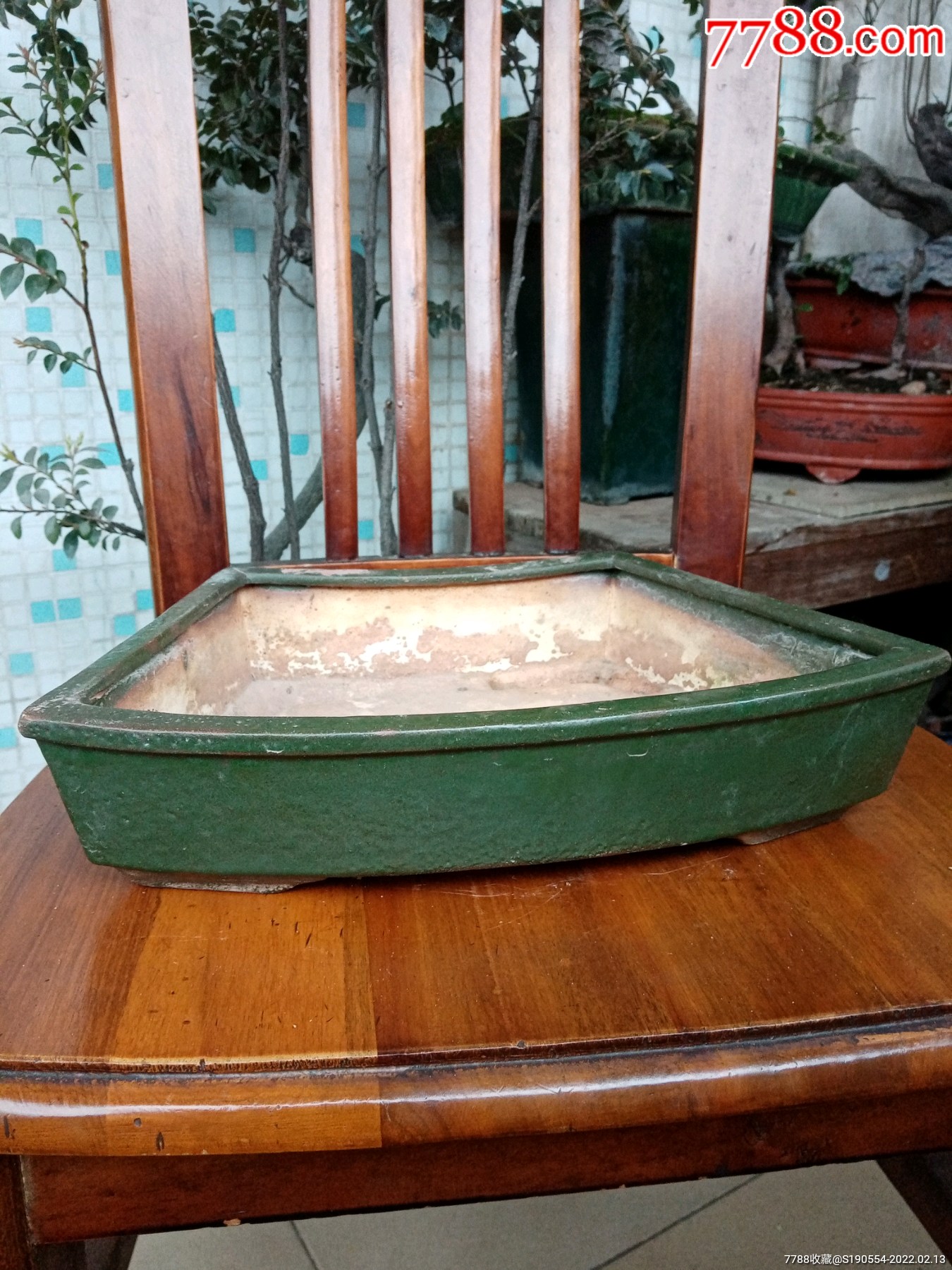 小榄绿釉花盆扇形无漏水孔