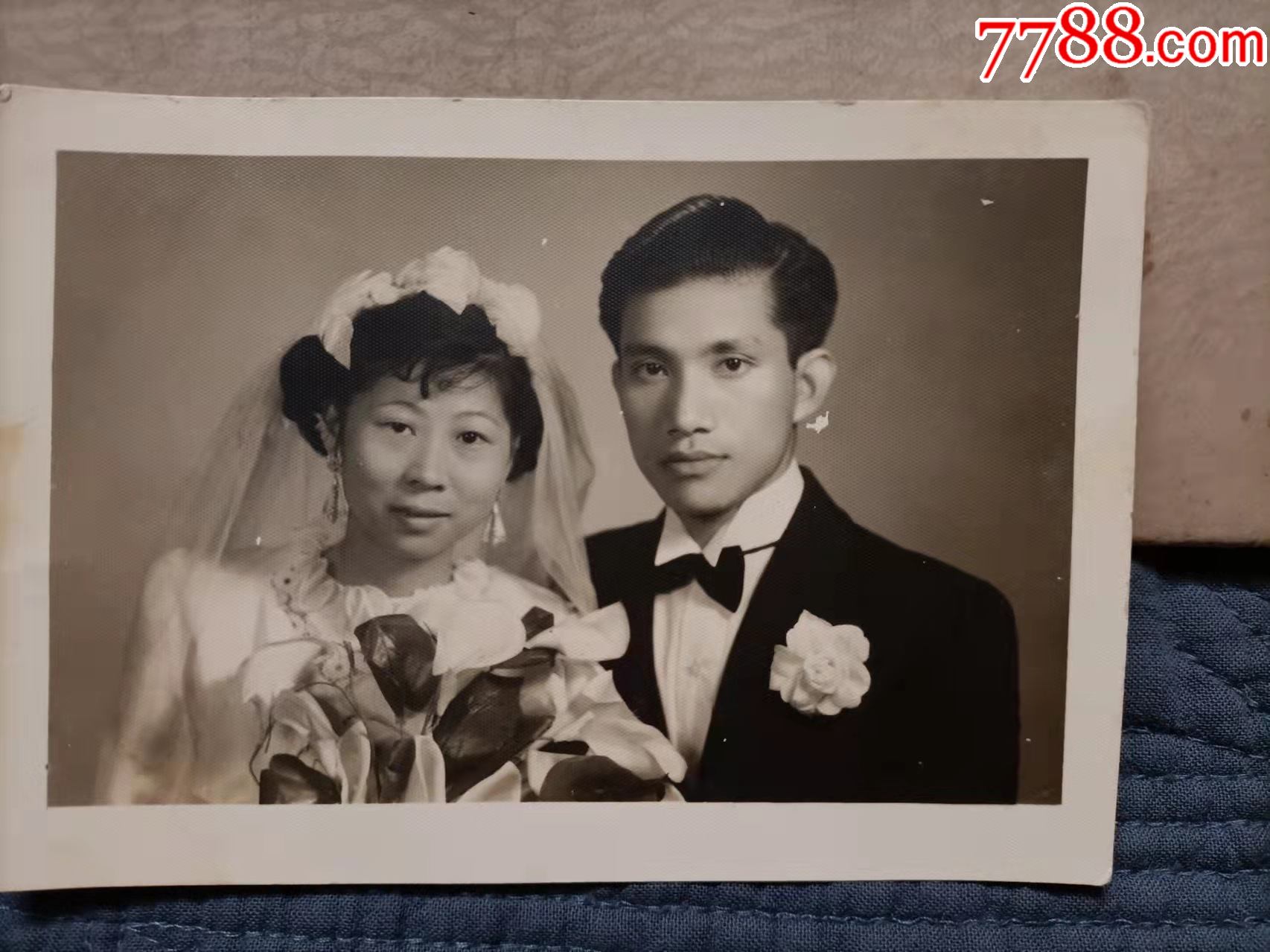 超值50年代初美女帅哥婚纱照老照片颜值非常高新郎长得像明星背后有