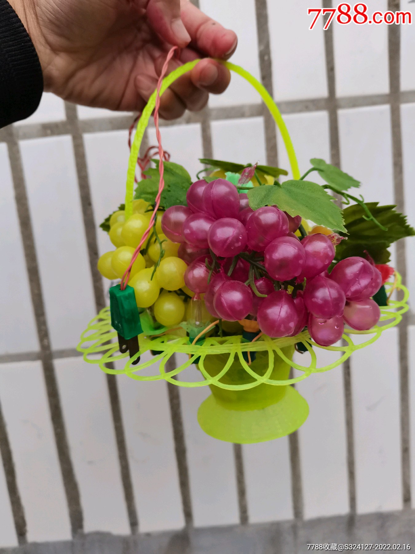 七八十年代塑料花果篮