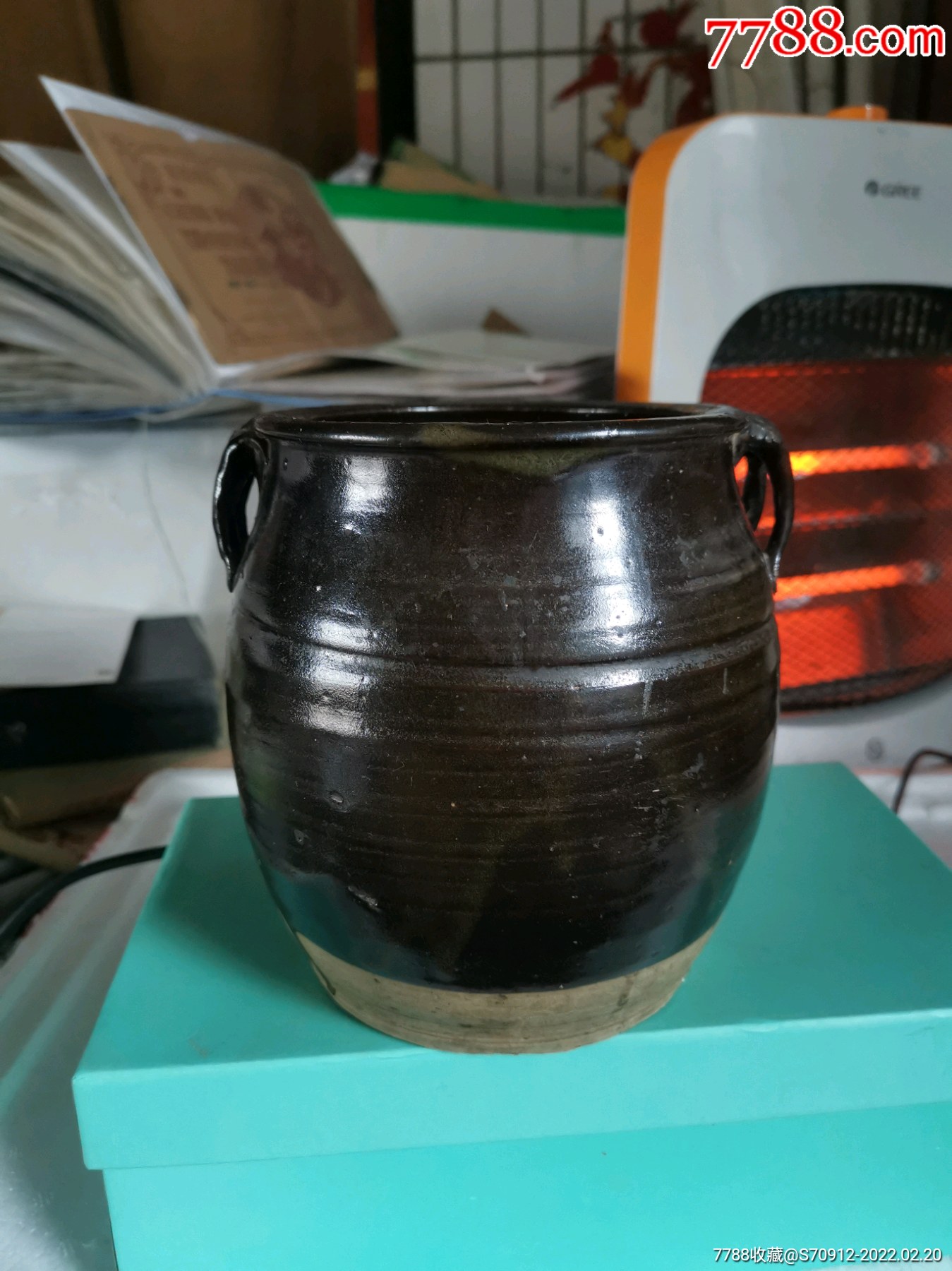 完整的双耳黑釉罐