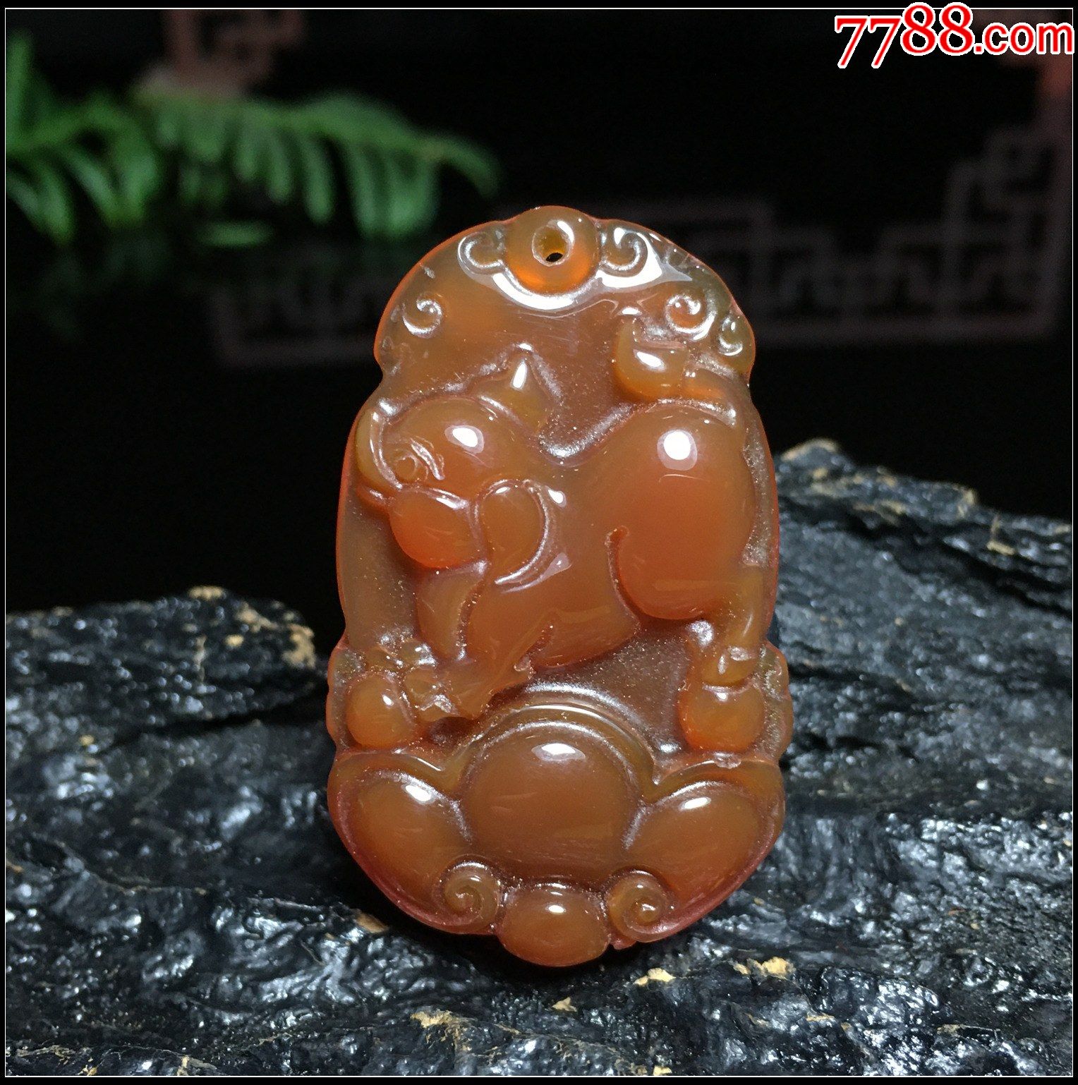 红玛瑙生肖猪吊坠