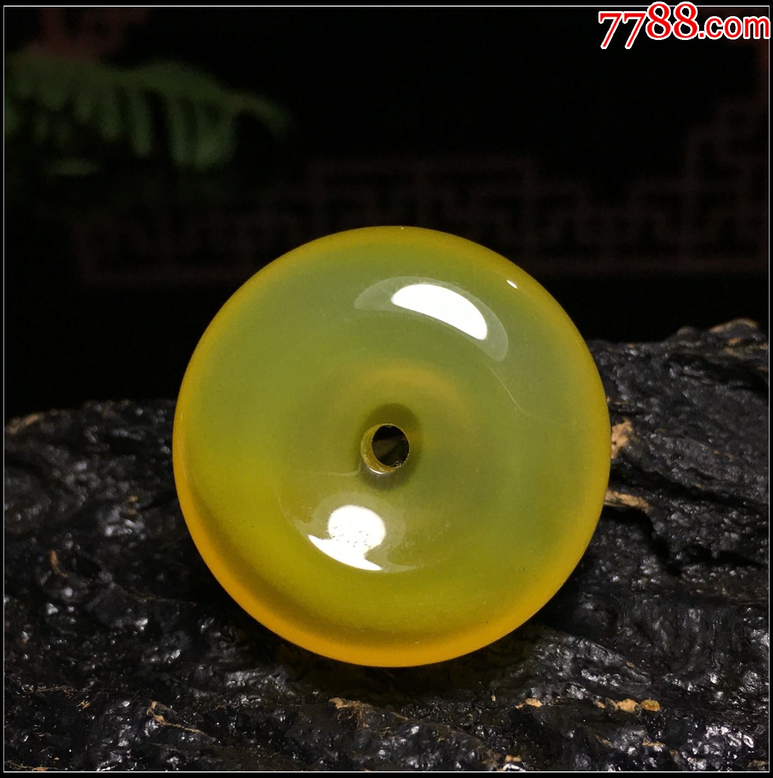 黄玛瑙平安扣吊坠