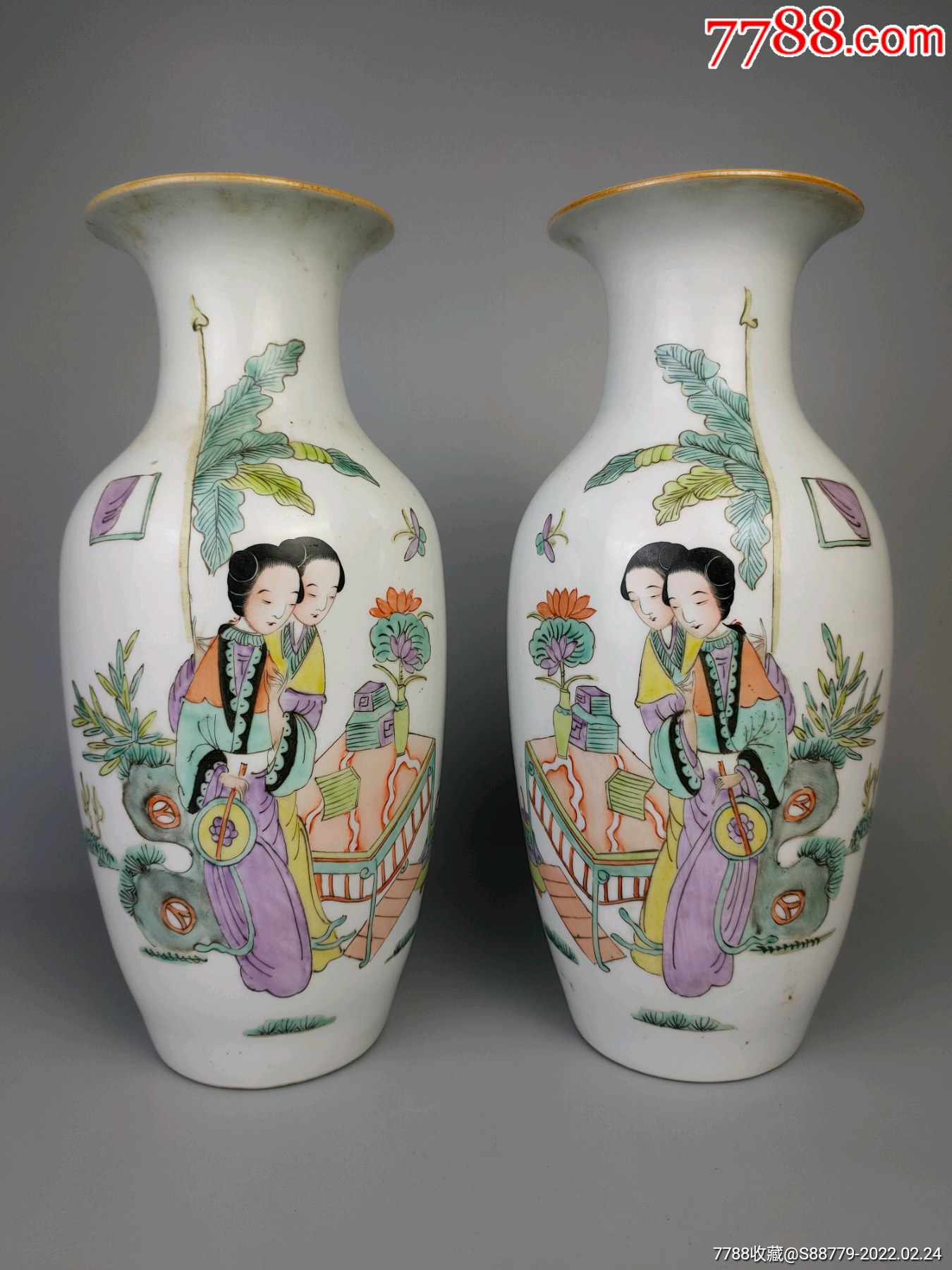 民国桐华居款人物花瓶一对精美品