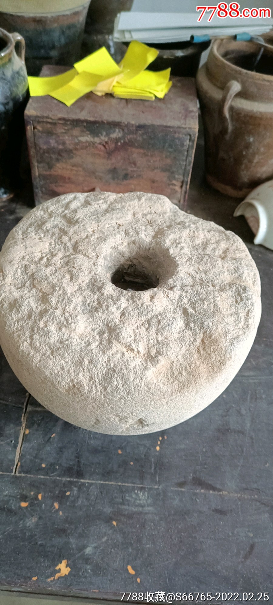怀旧民国时期老石臼
