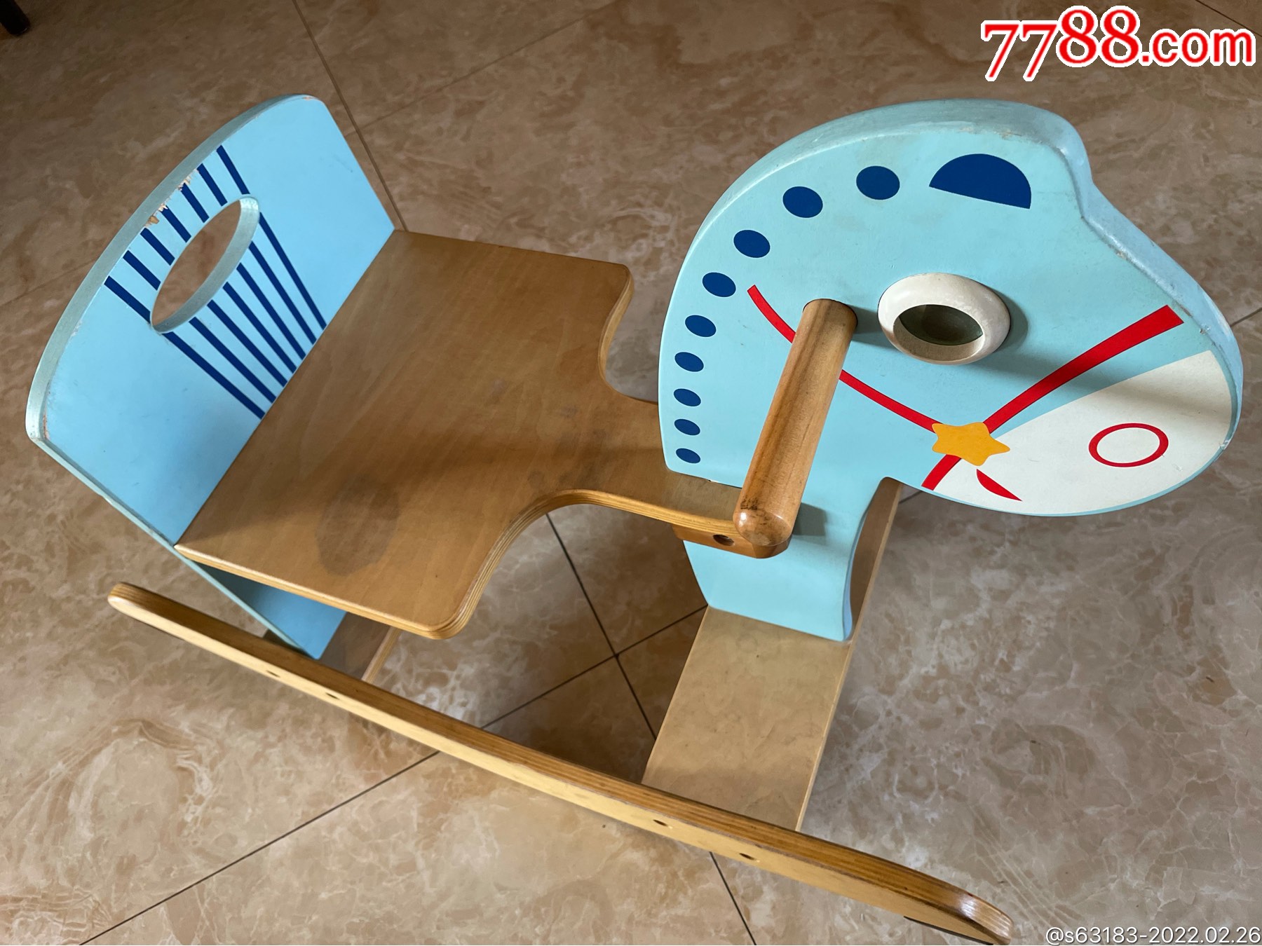 八9十年代的怀旧木马一架